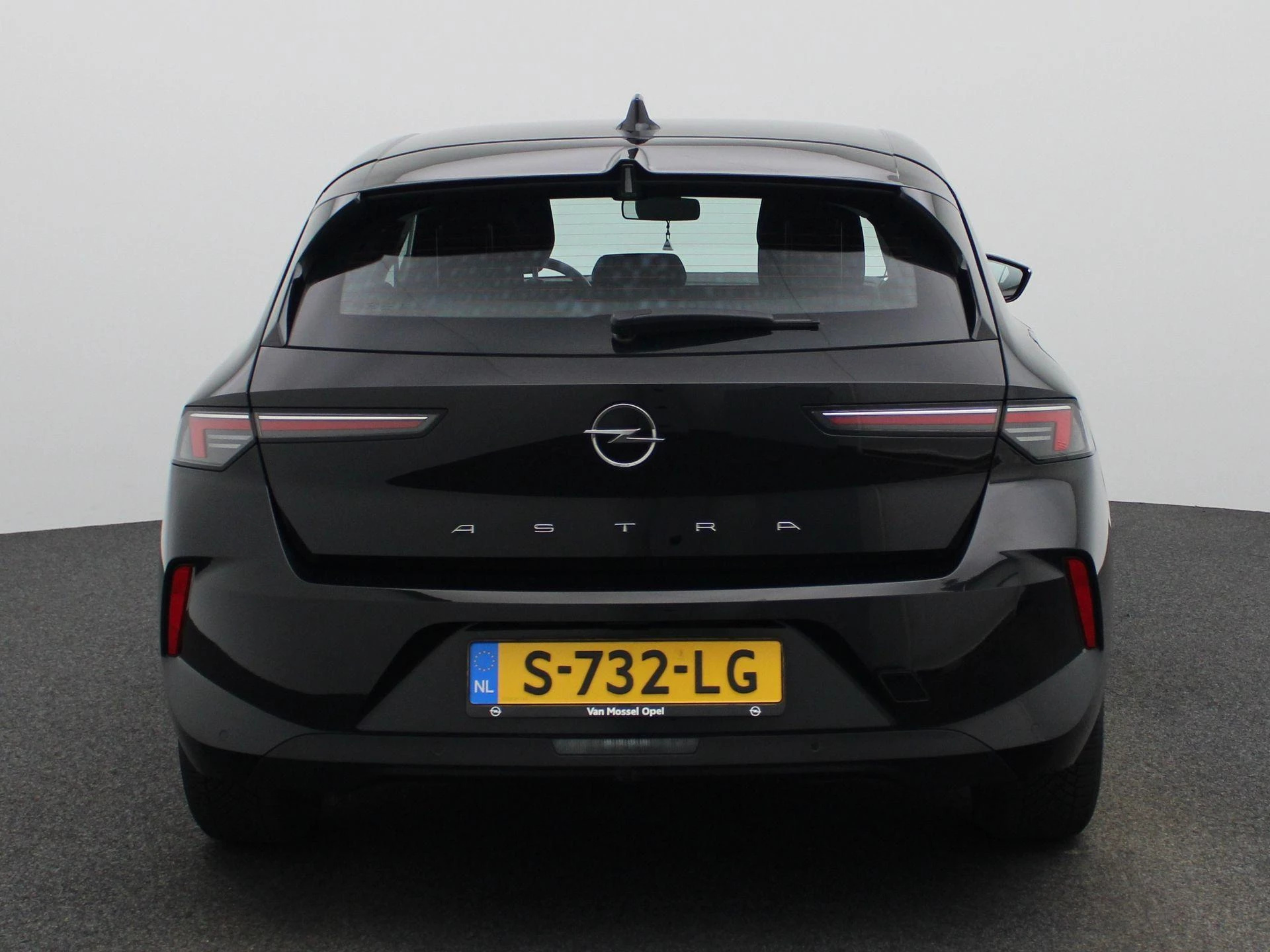 Opel-Astra-image-4