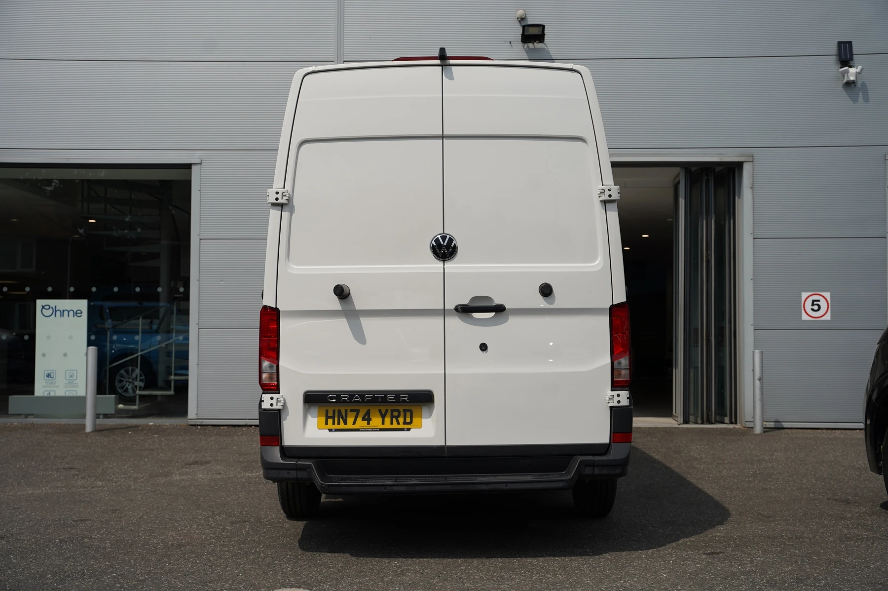 Volkswagen-Crafter-image-12