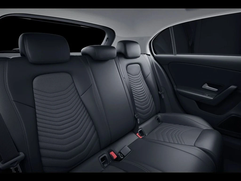 Mercedes-Benz-A-Klasse 180 d-image-11