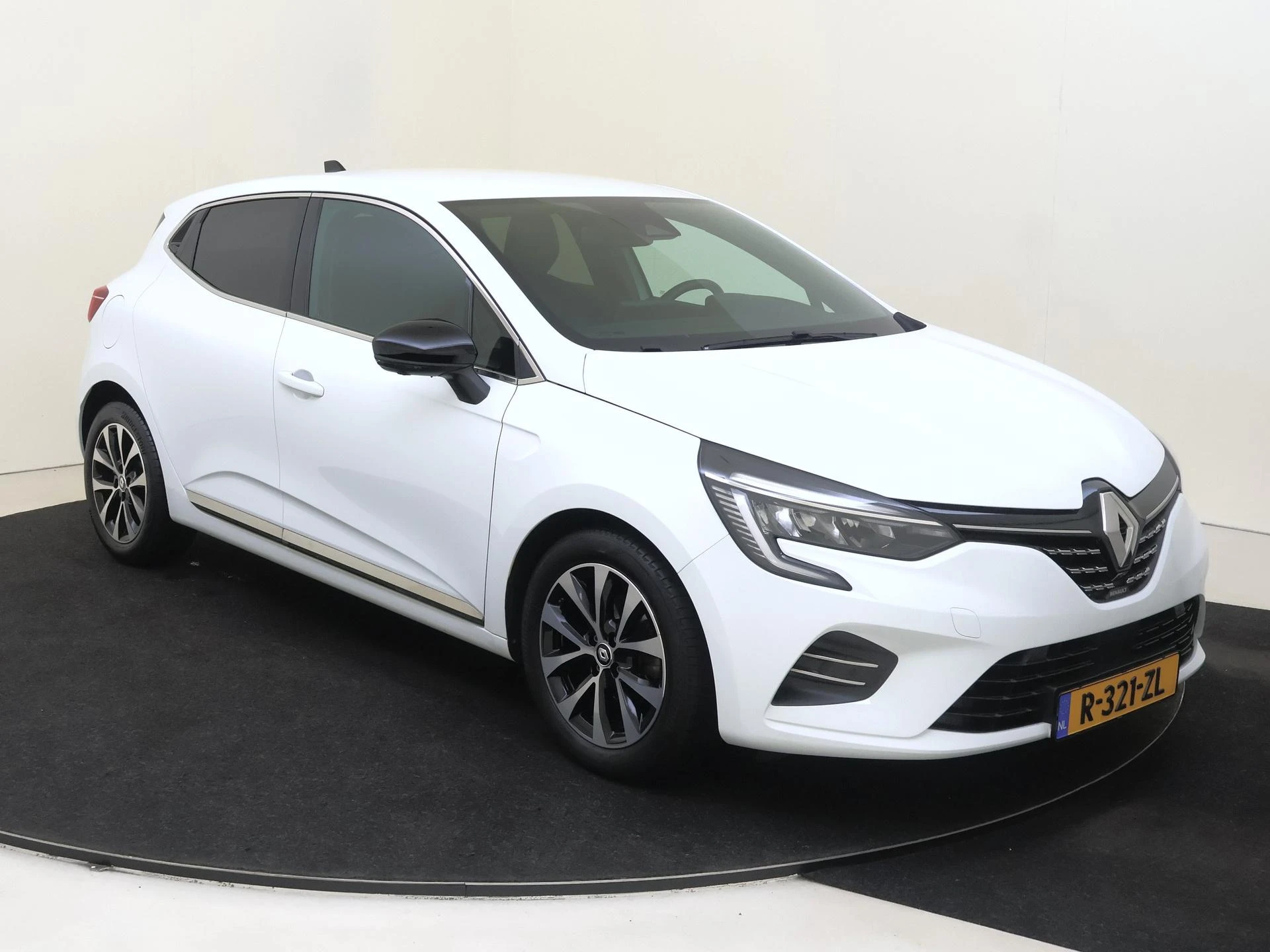 Renault-Clio-image-1