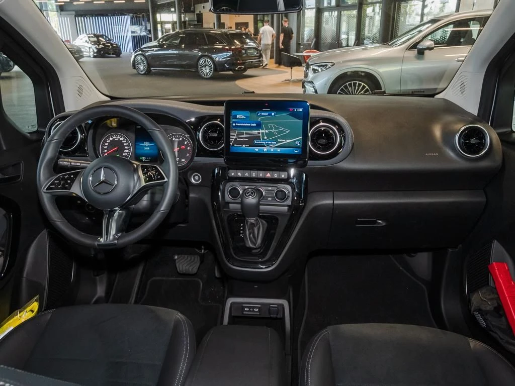 Mercedes-Benz-T-Klasse 180-image-13