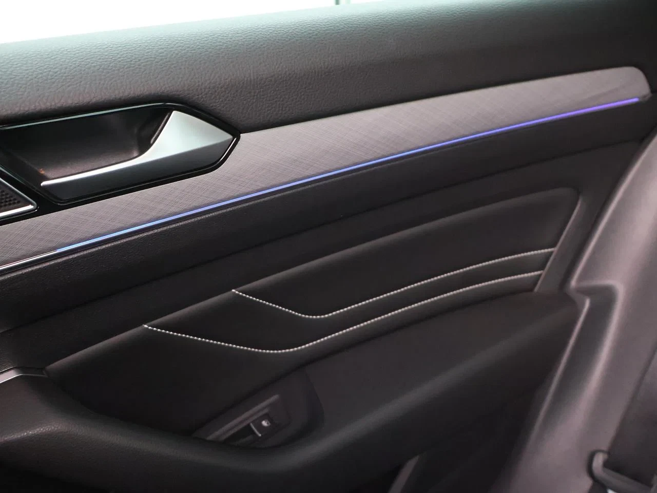 Volkswagen-Passat-image-19