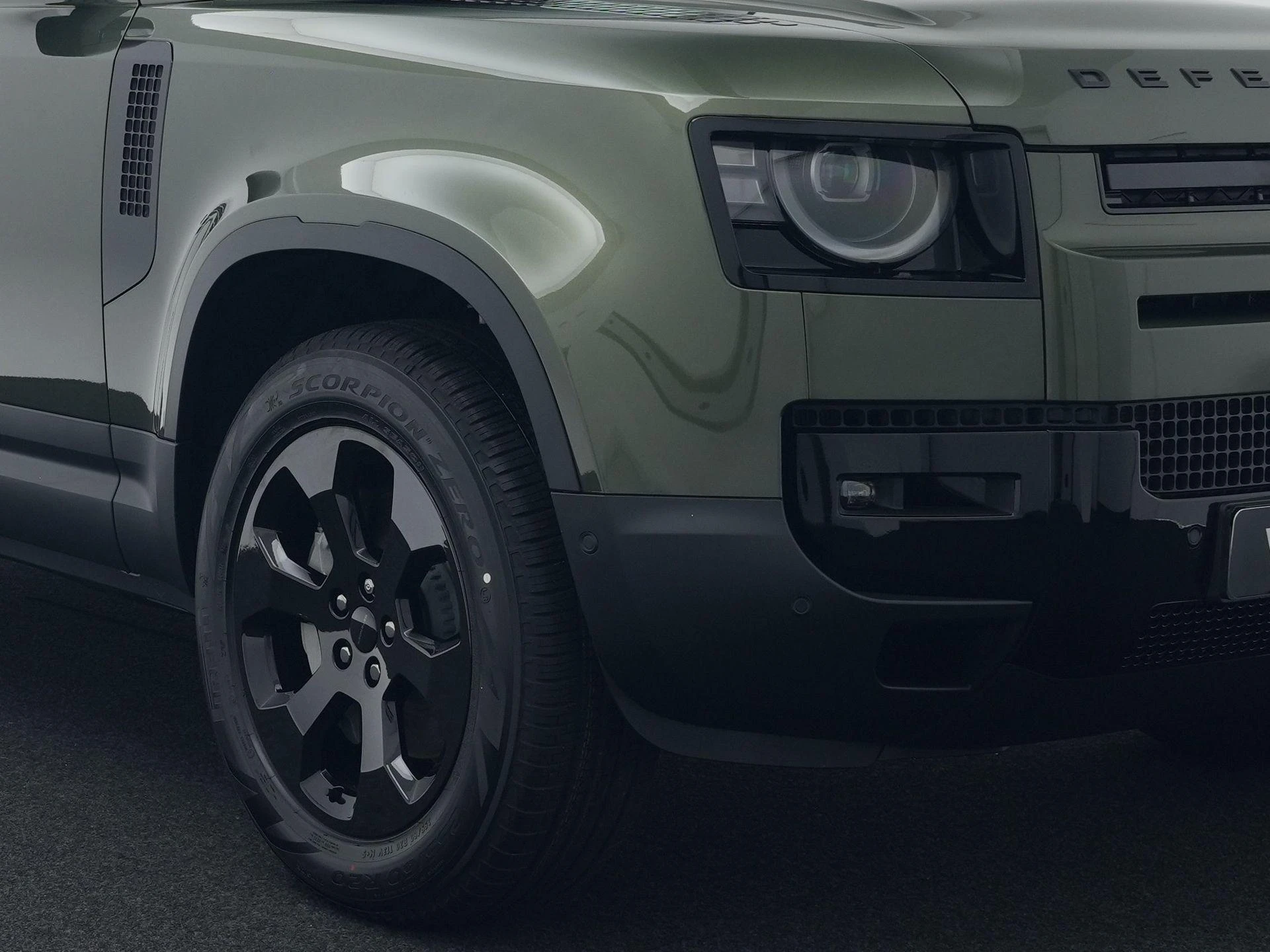 Land Rover-Defender-image-10