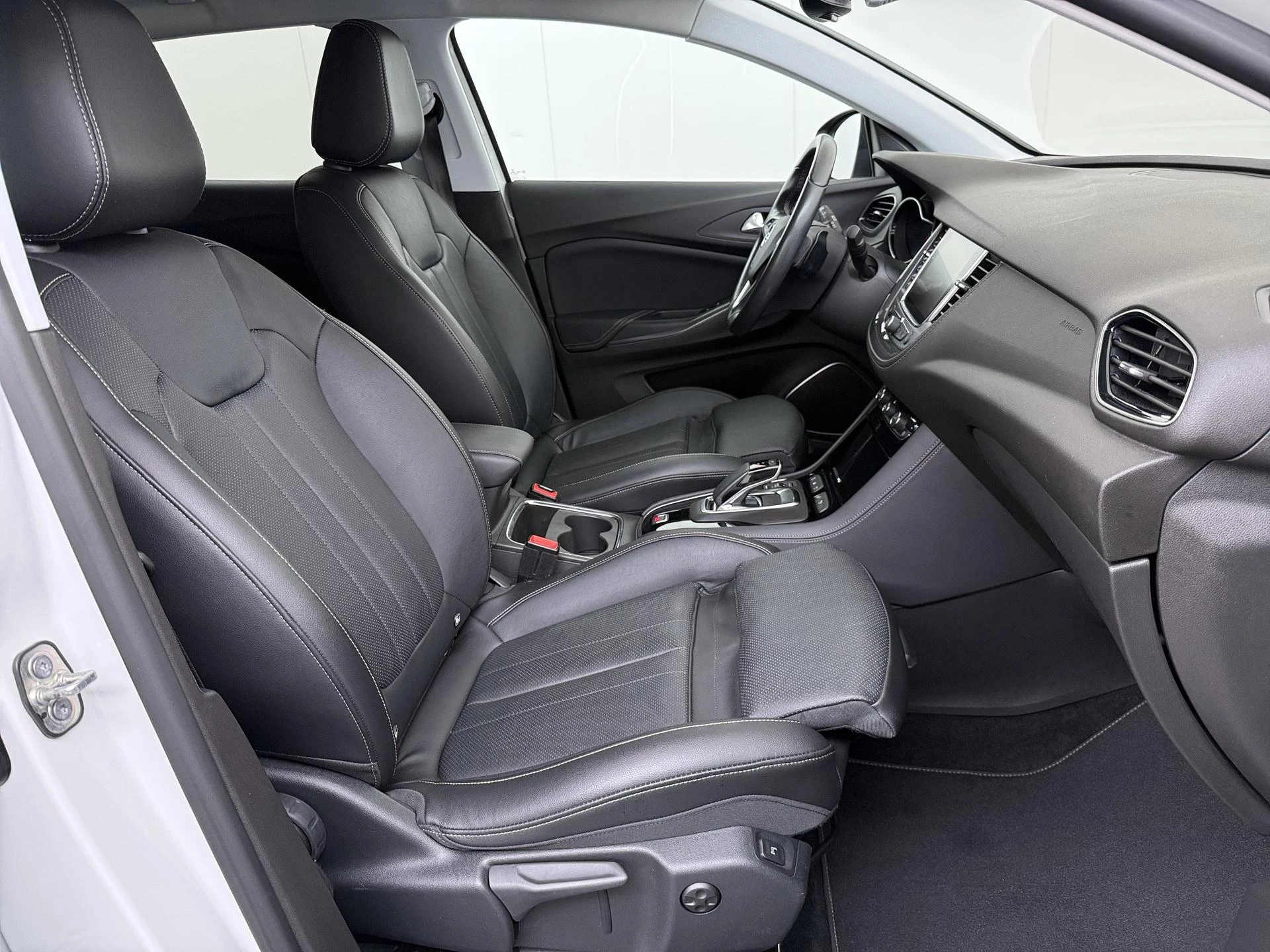 Opel Grandland X 1.6 Turbo Hybrid Business Elegance