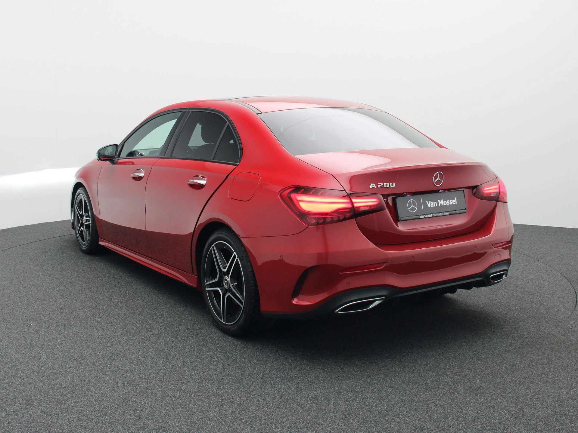 Mercedes-Benz-A-Klasse-image-1