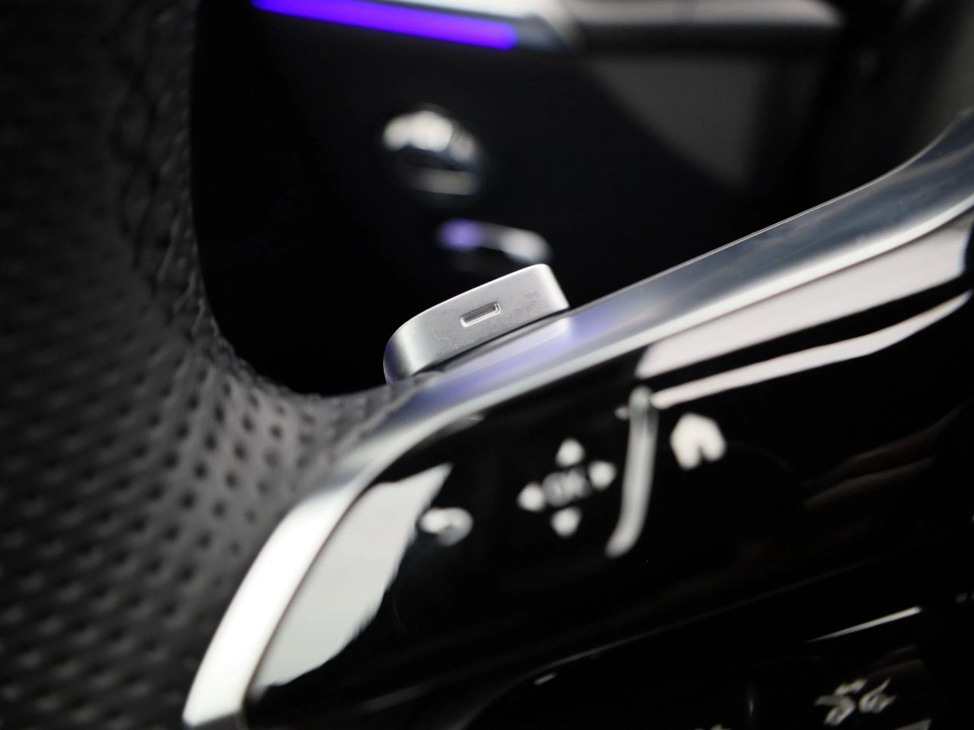 Mercedes-Benz-GLC-image-23