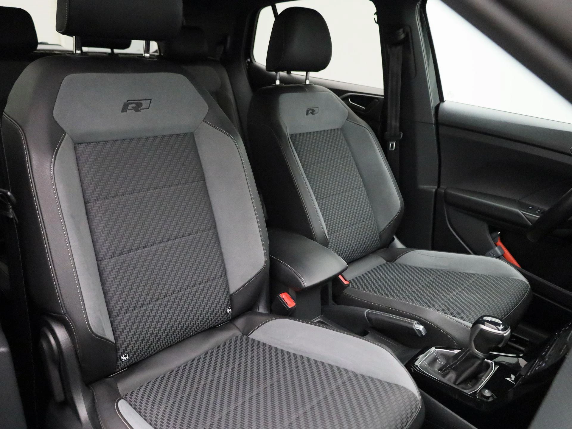 Volkswagen-T-Cross-image-35