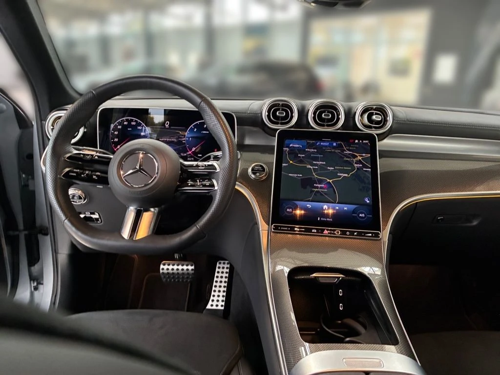 Mercedes-Benz-GLC 300 d-image-10