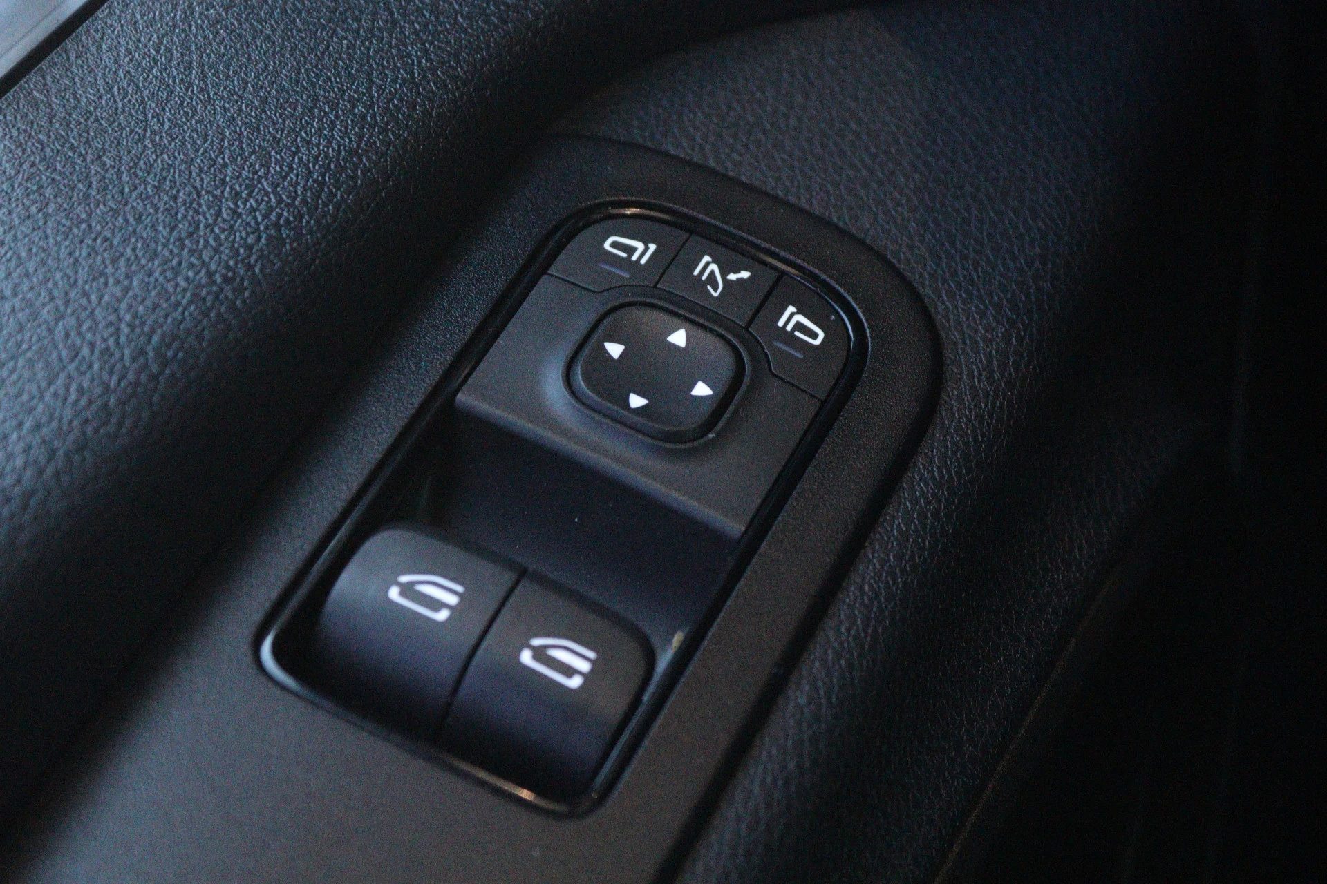 Mercedes-Benz-Sprinter-image-14