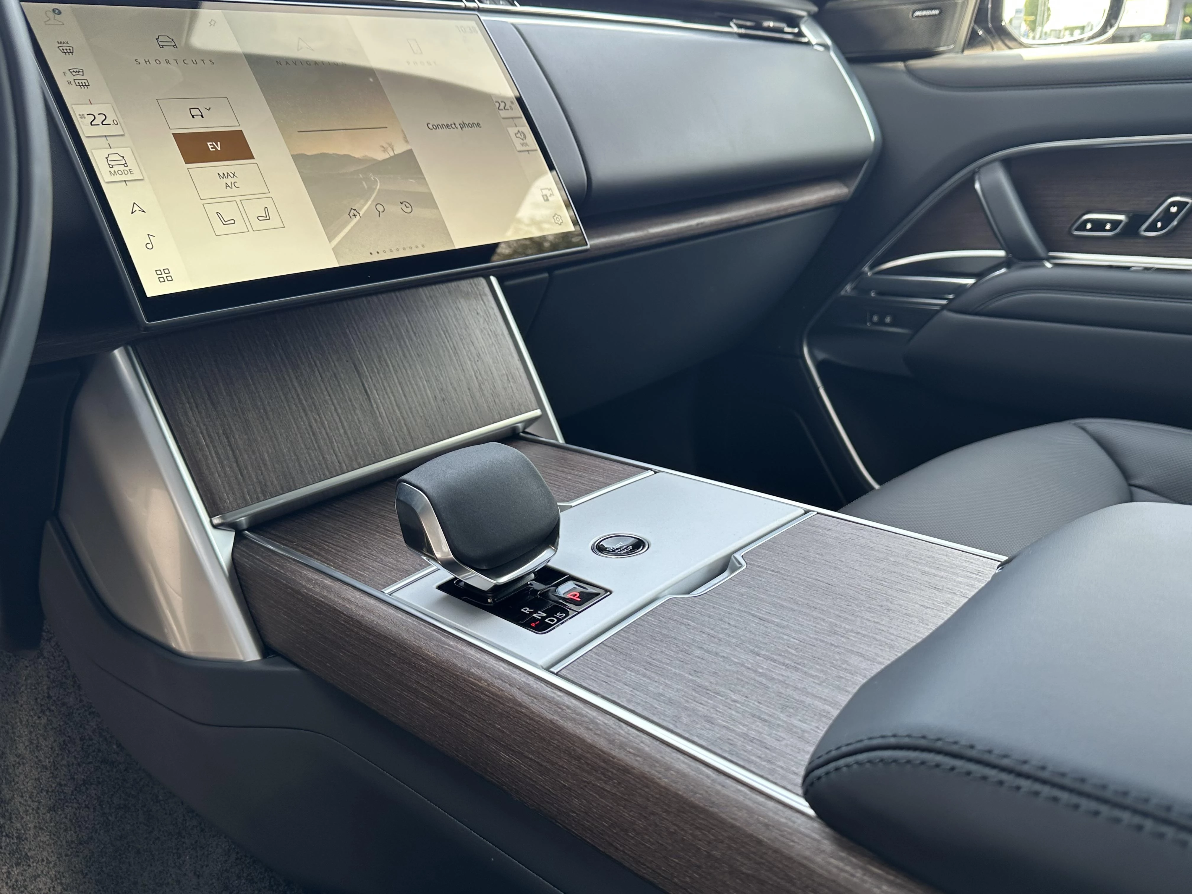 Land Rover-Range Rover-image-29