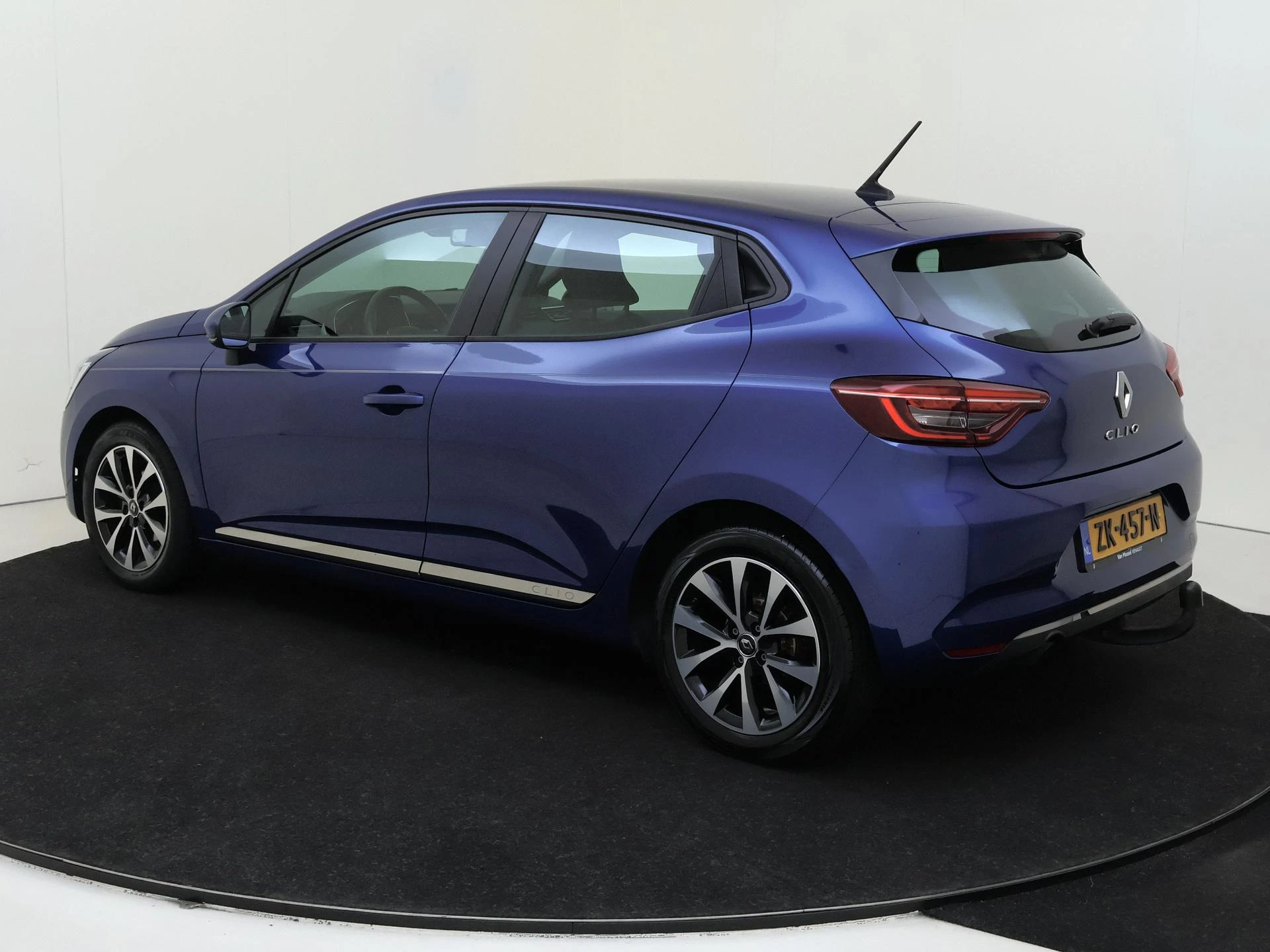 Renault-Clio-image-2