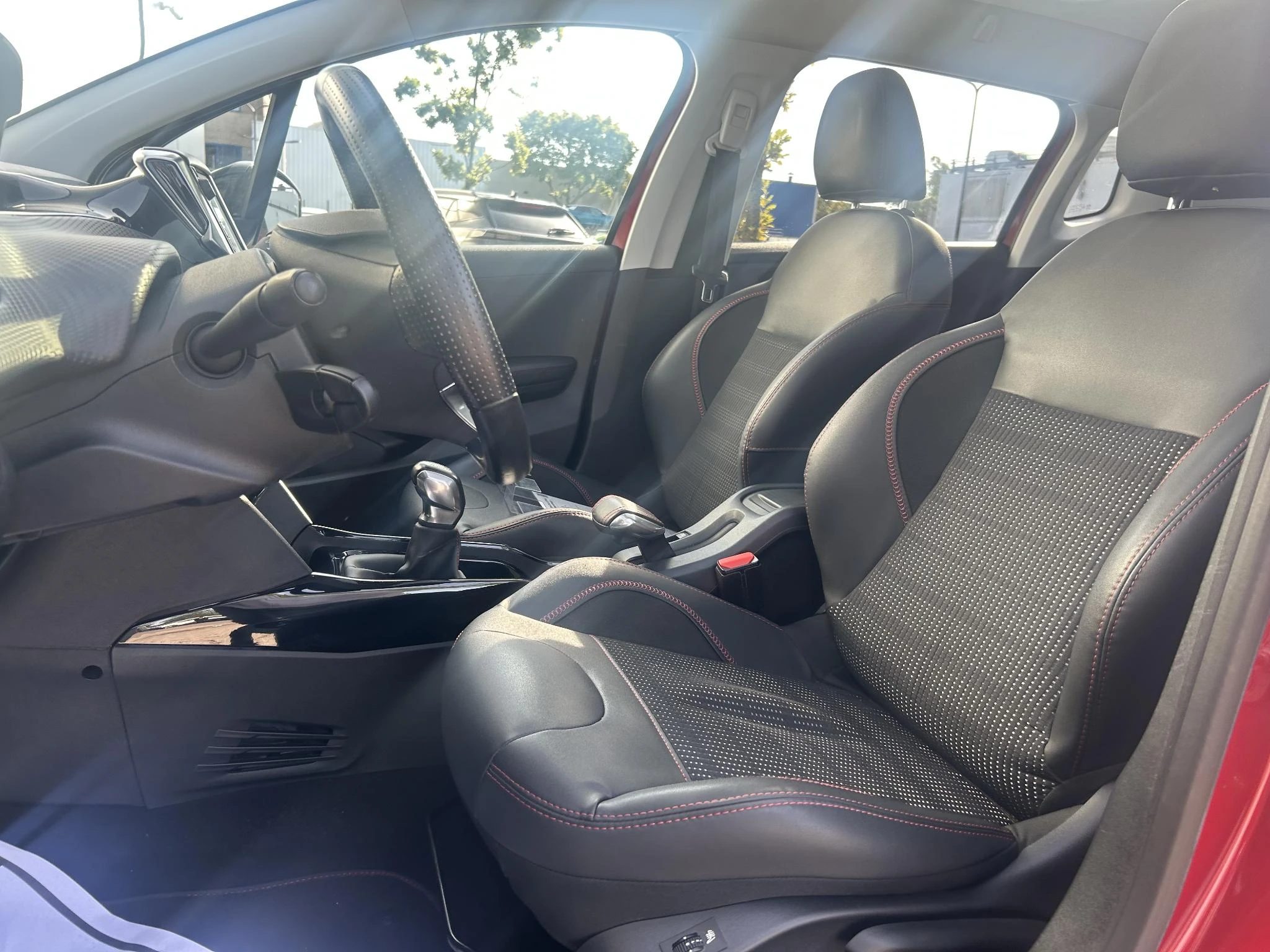 Peugeot-2008-image-18