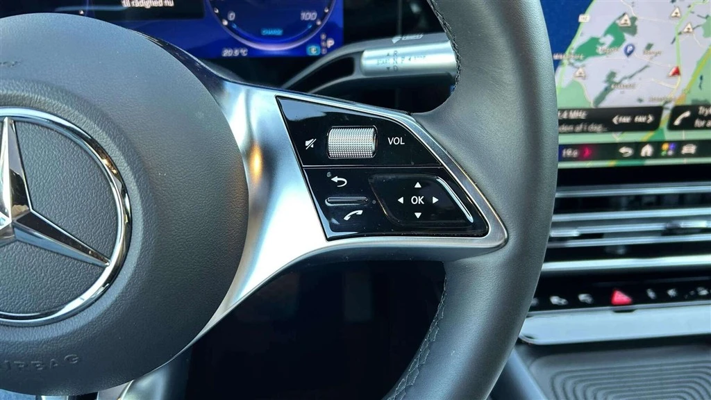 Mercedes-Benz-CLA-image-11