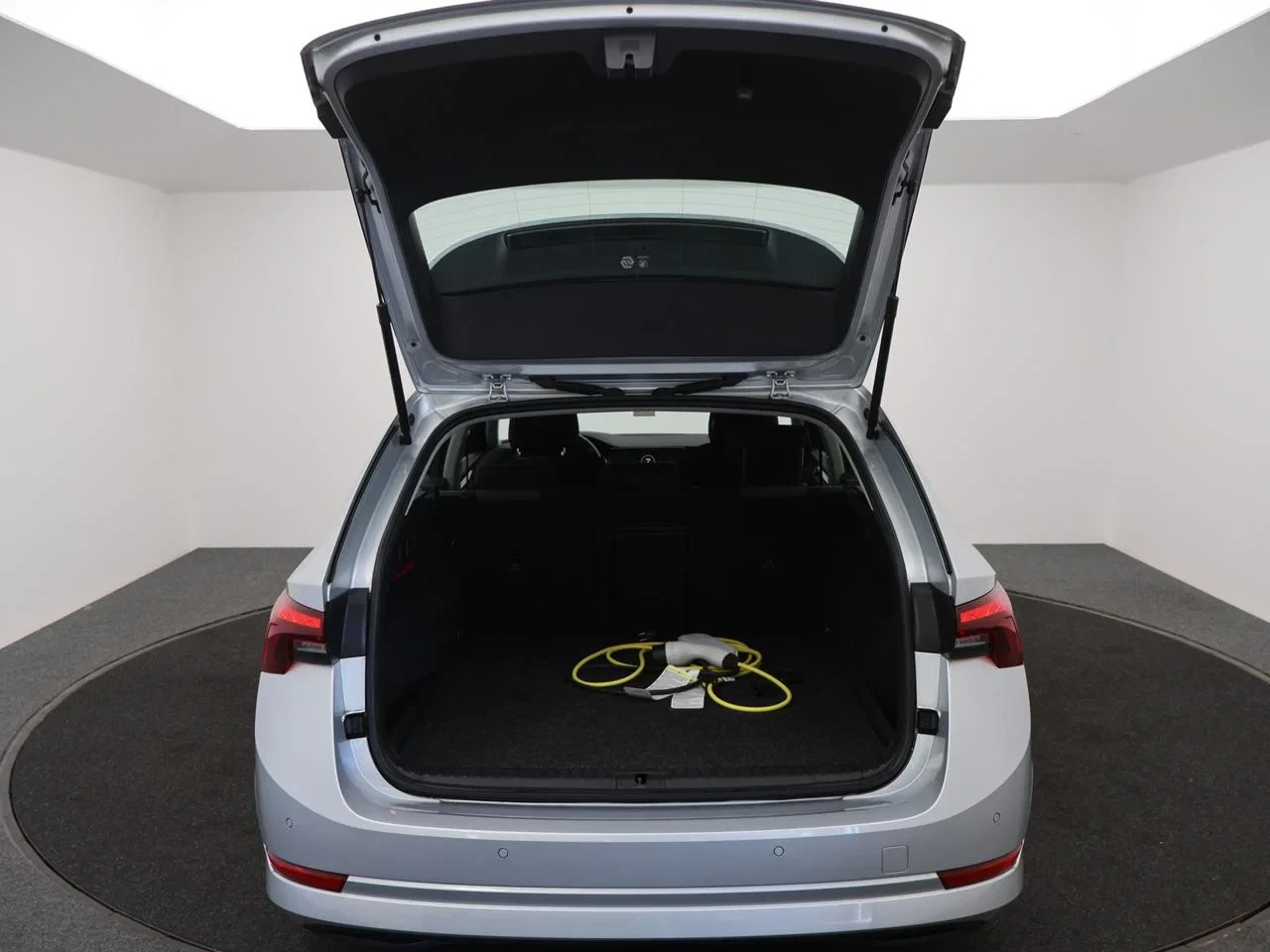 Škoda Octavia Combi PHEV Octavia SW PHEV 1.4TSI Ambition 204PK *AUTOMAAT*VIRTUAL COCKPIT*CRUISE CONTROL*PDC ACHTER*APP-CONNECT*...*