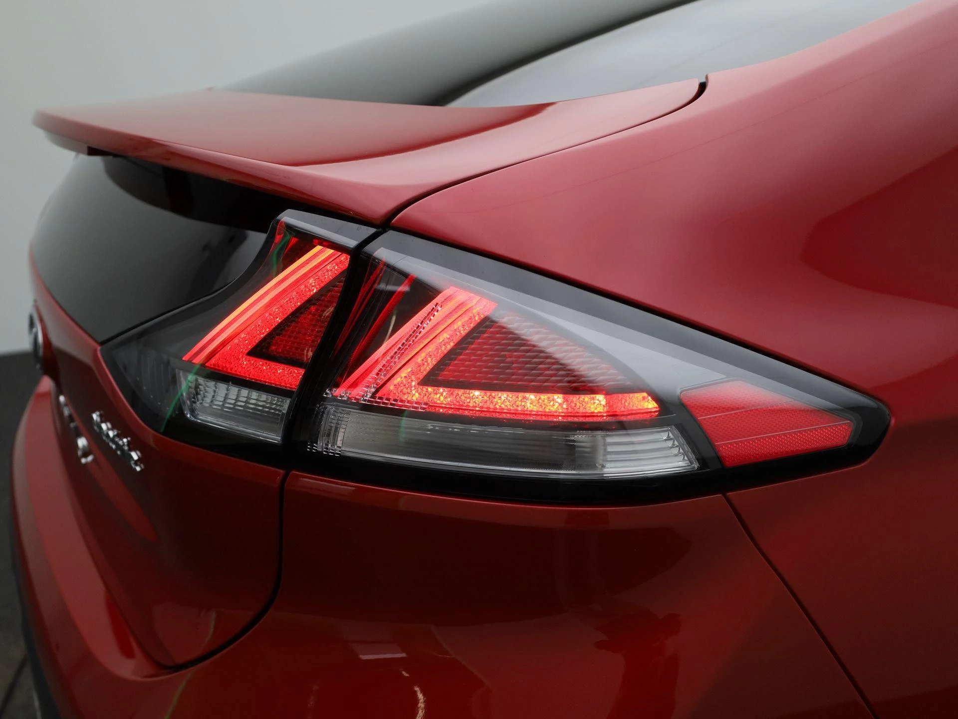 Hyundai-IONIQ-image-40