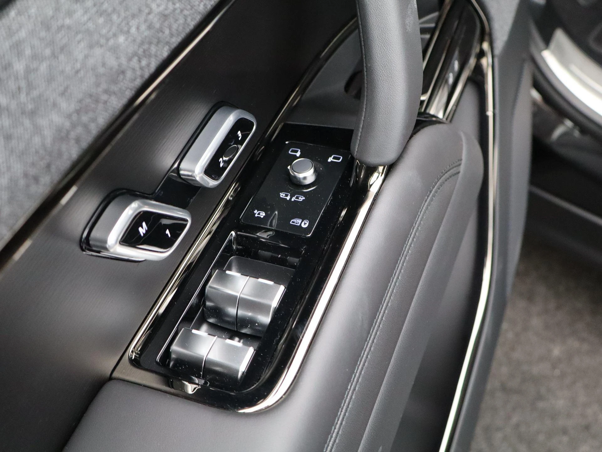 Land Rover-Range Rover Sport-image-27