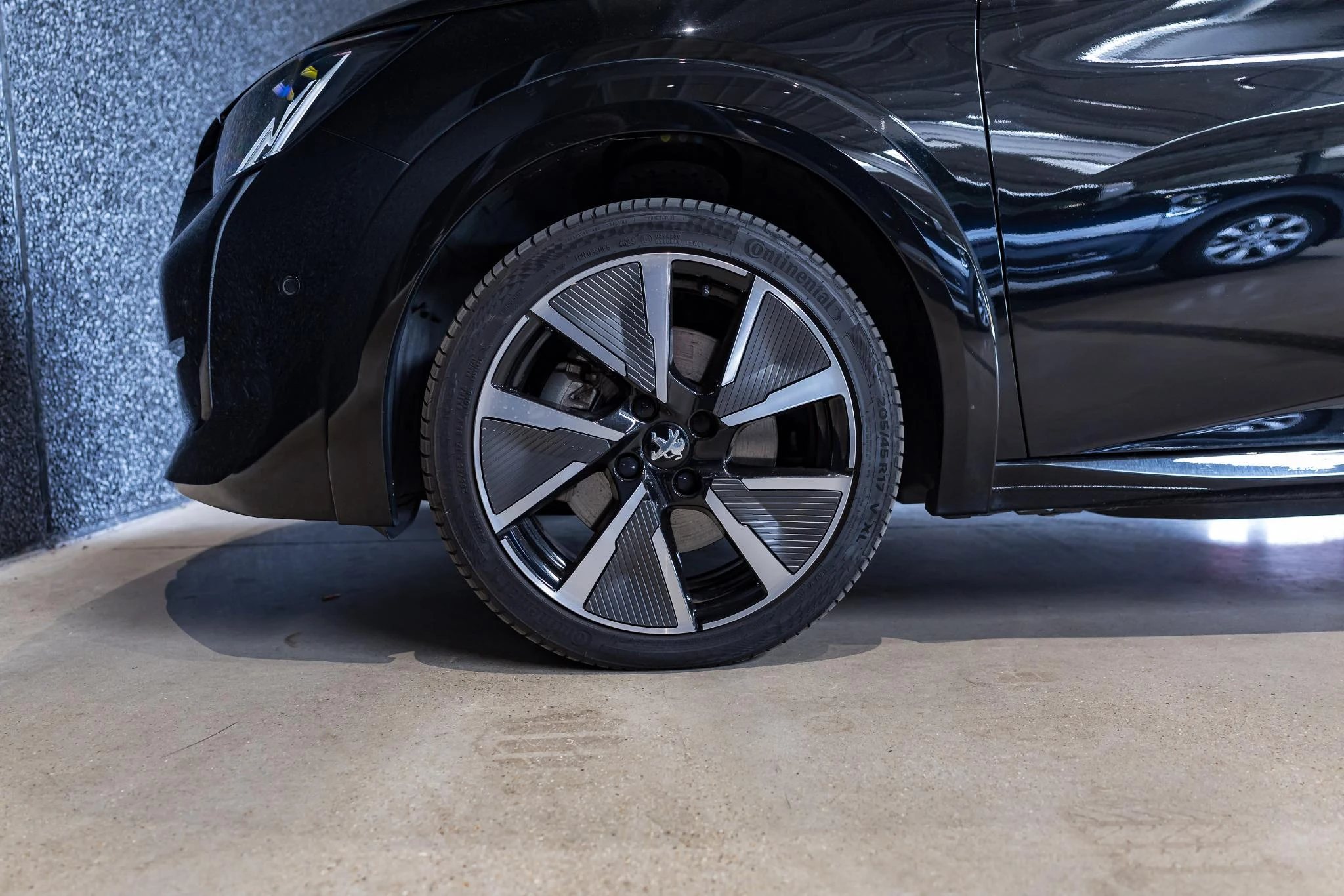 Peugeot-e-208-image-14