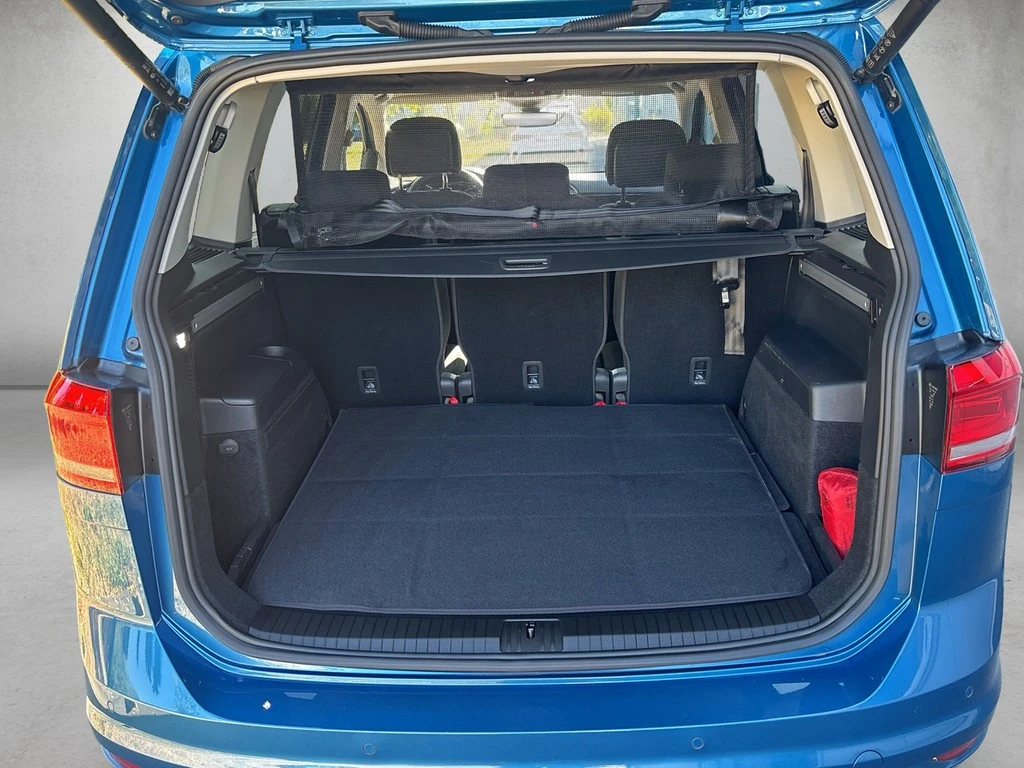 Volkswagen-Touran-image-4