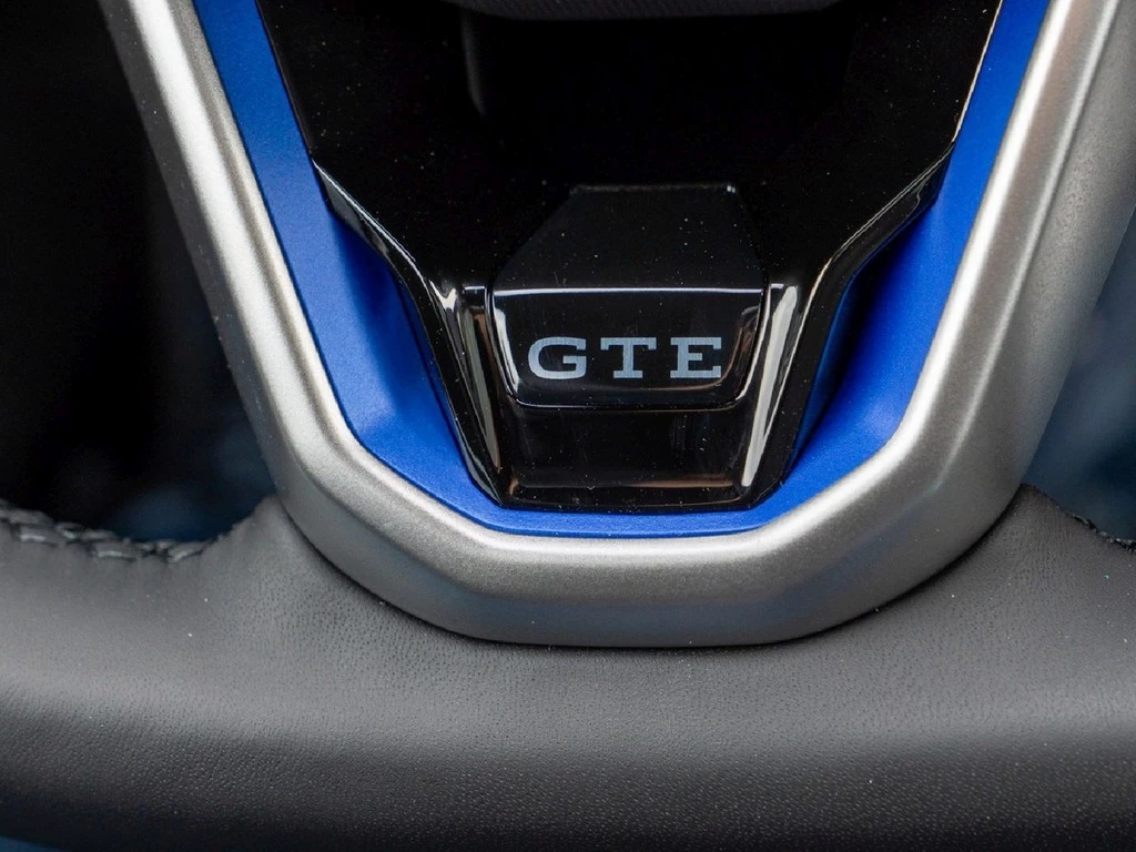 Volkswagen-Golf-image-18