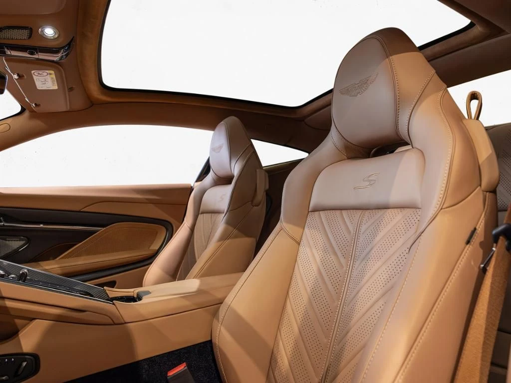 Aston Martin-DB12-image-13