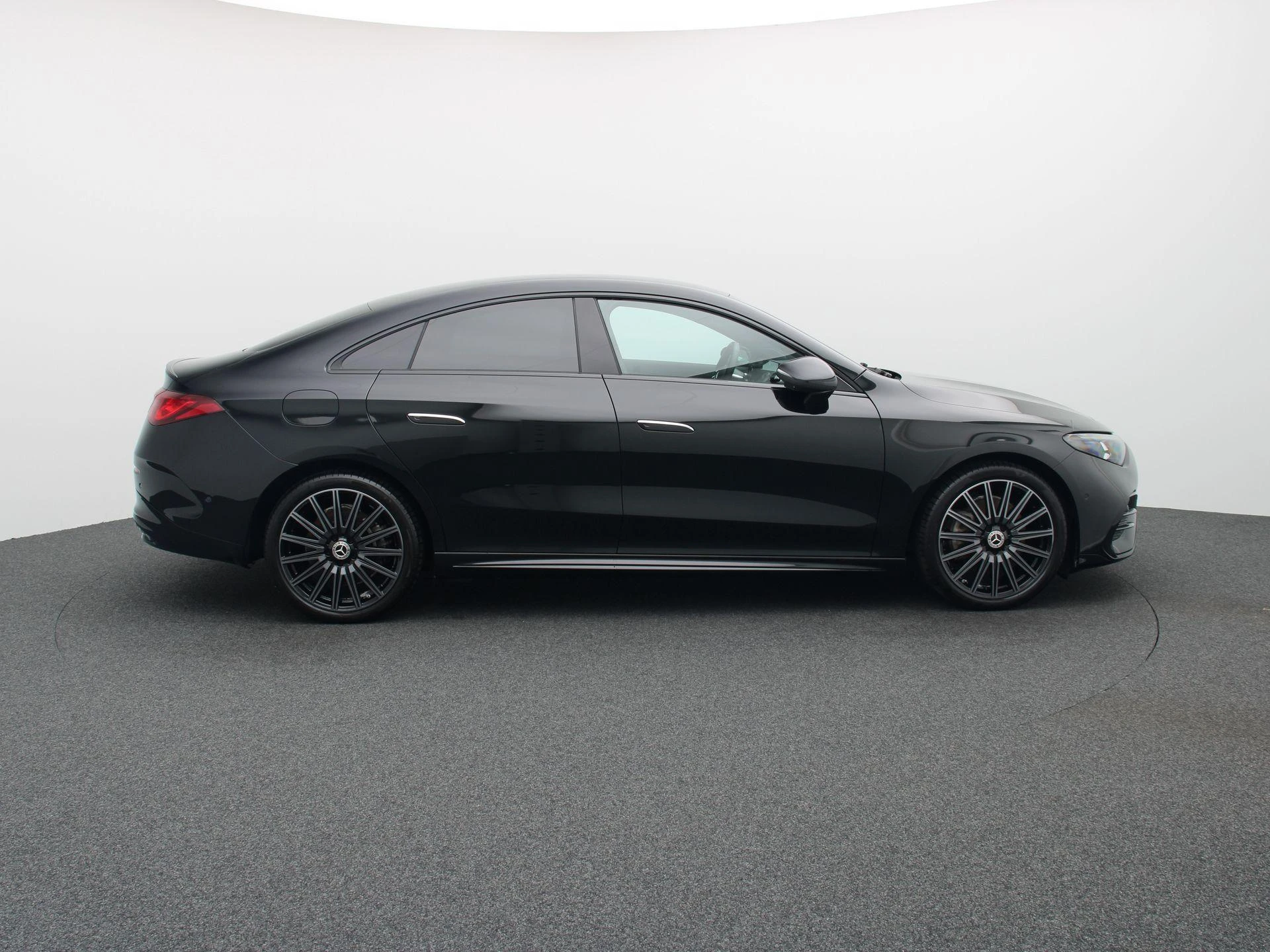 Mercedes-Benz-CLA-image-5