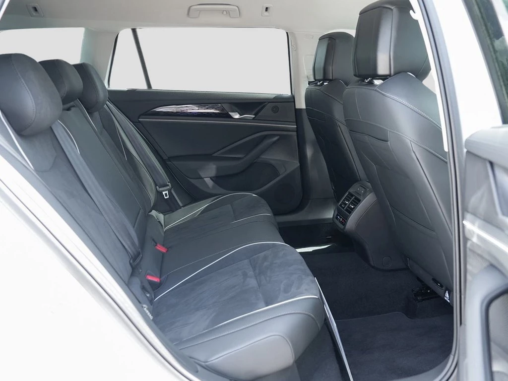 Volkswagen Passat Variant 2.0 TDI DSG Elegance *IQ-Drive*Standhzg*Head-up*Navi*DCC*Area-View*uvm..