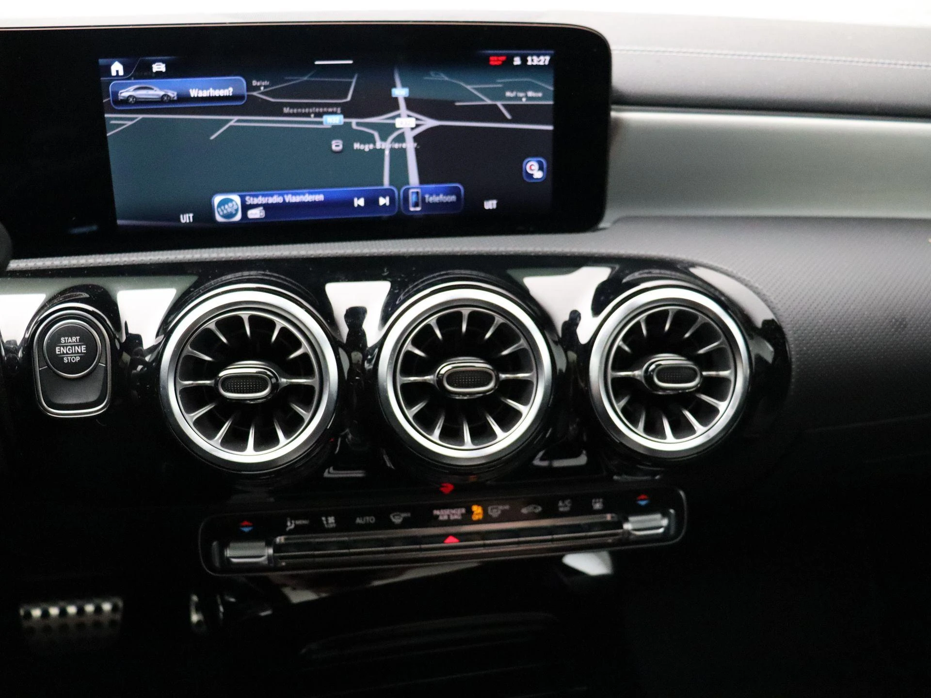 Mercedes-Benz-CLA-image-17