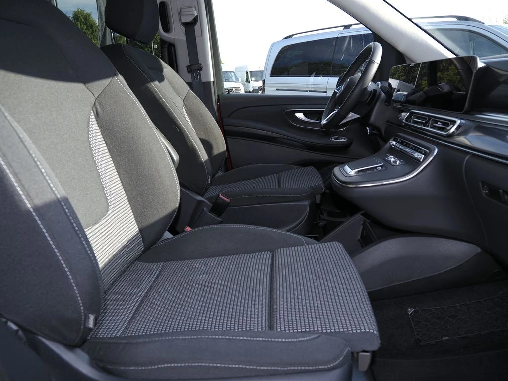Mercedes-Benz-V-Klasse 220 d-image-11