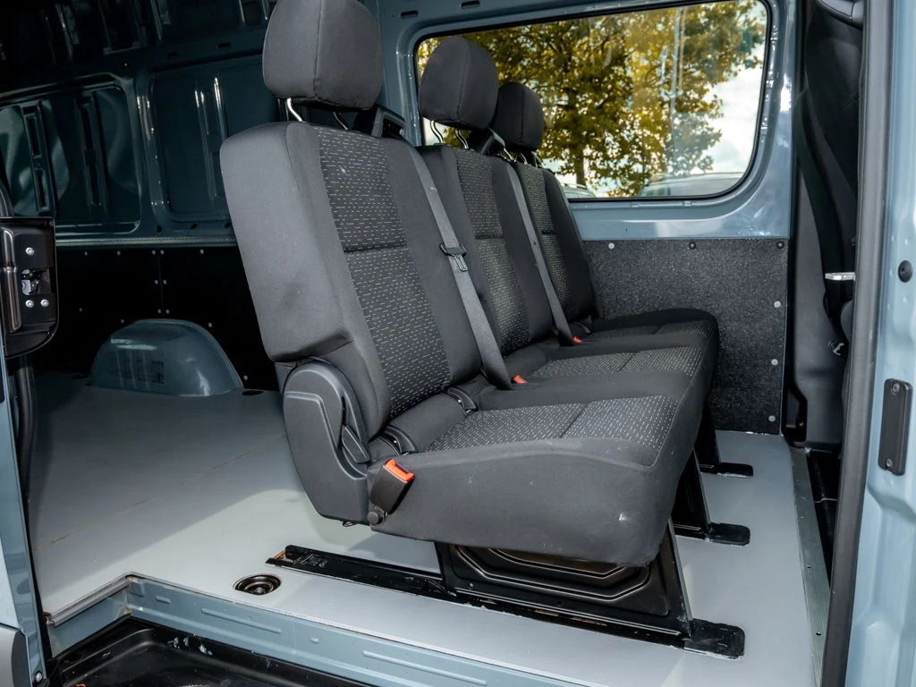 Mercedes-Benz-Sprinter 319-image-12