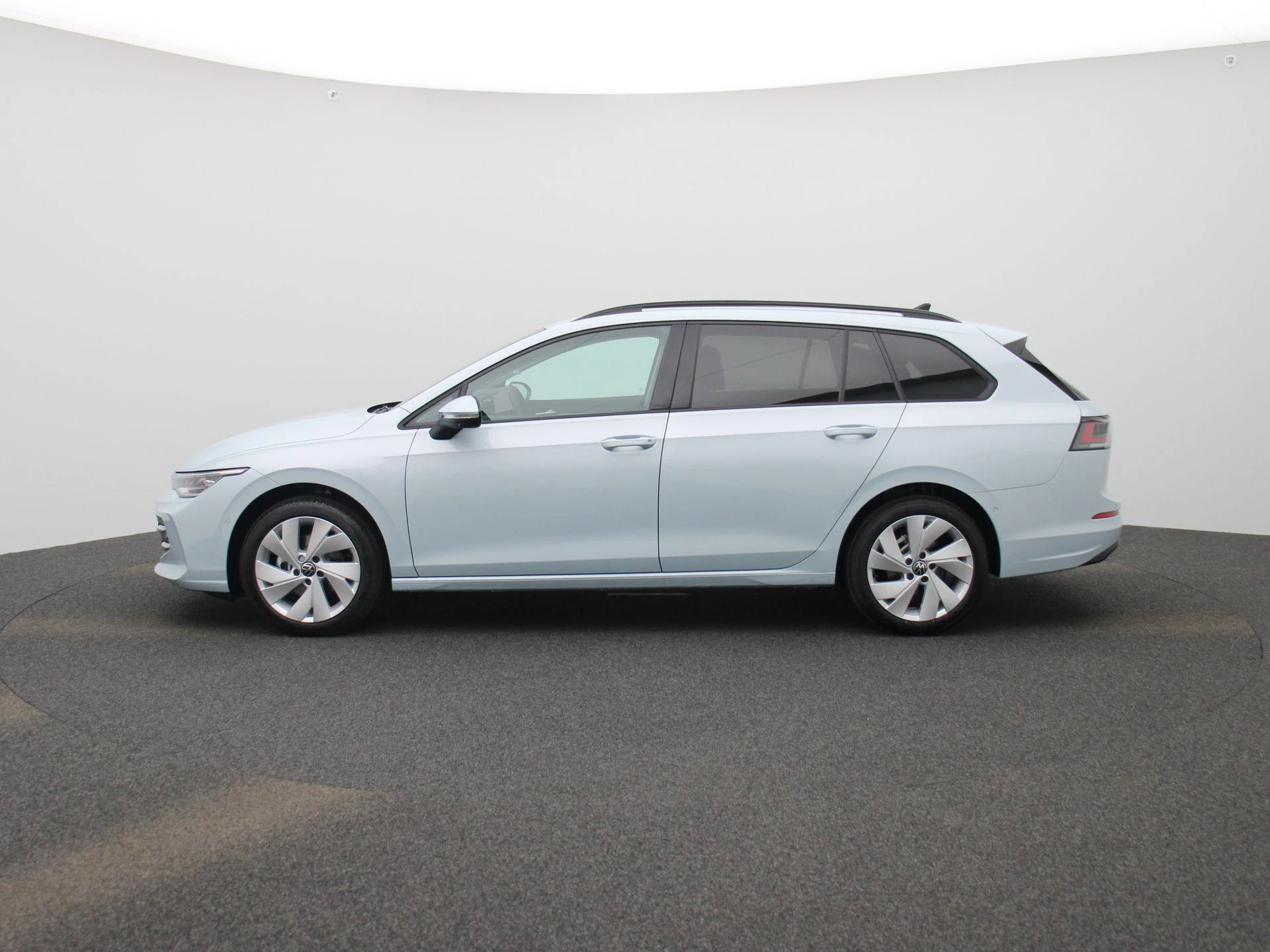 Volkswagen-Golf-image-3