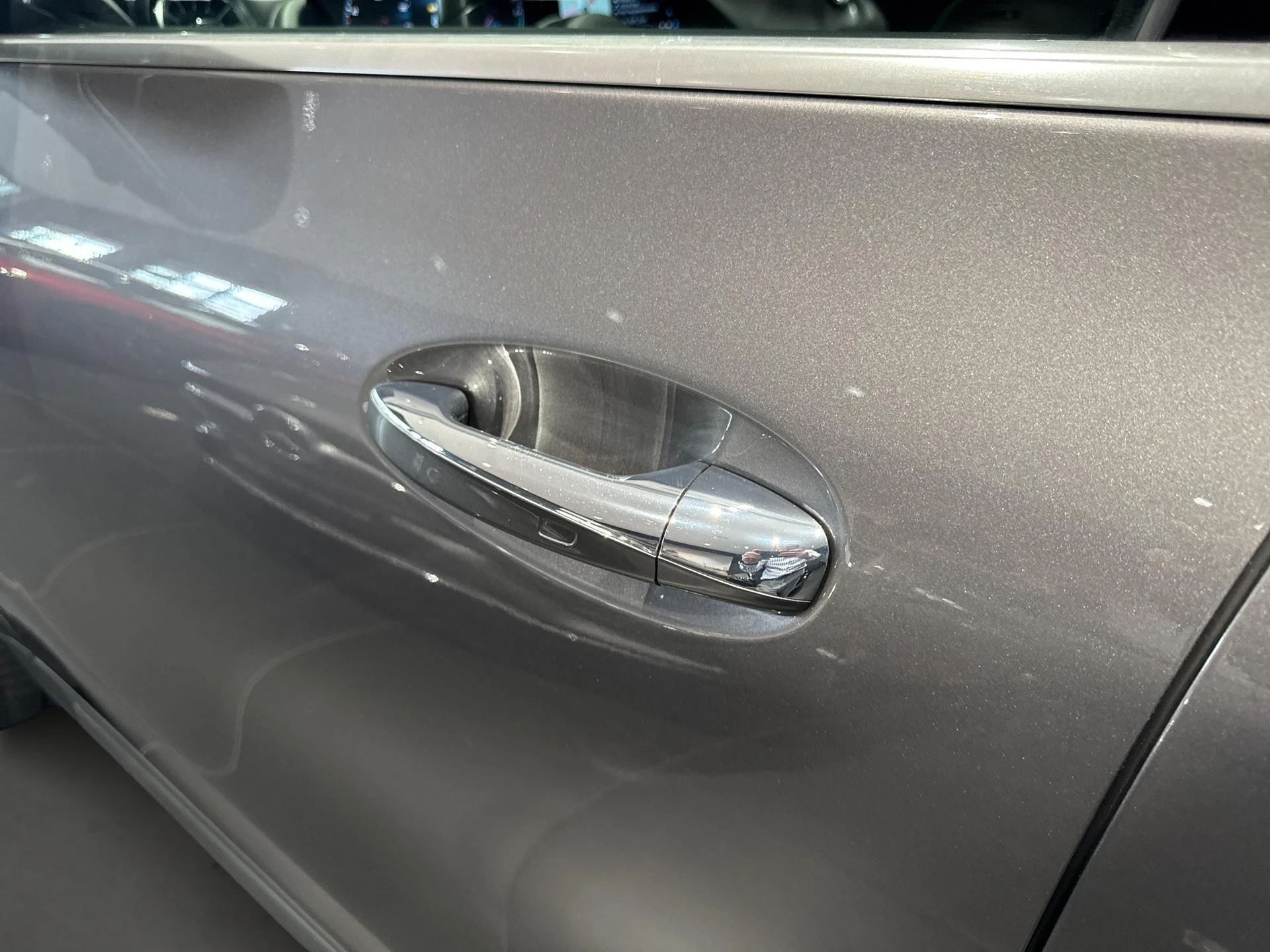 Mercedes-Benz-GLA-image-13