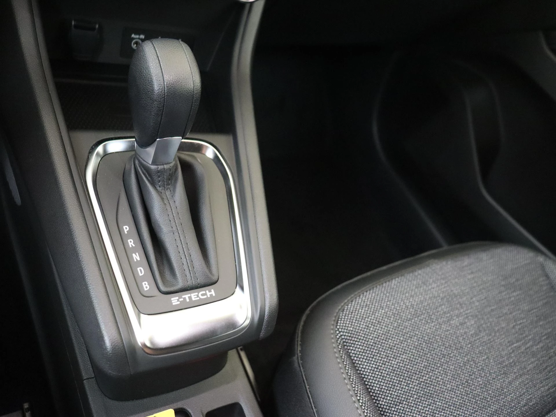 Renault Captur 1.6 E-Tech Hybrid 145 Rive Gauche