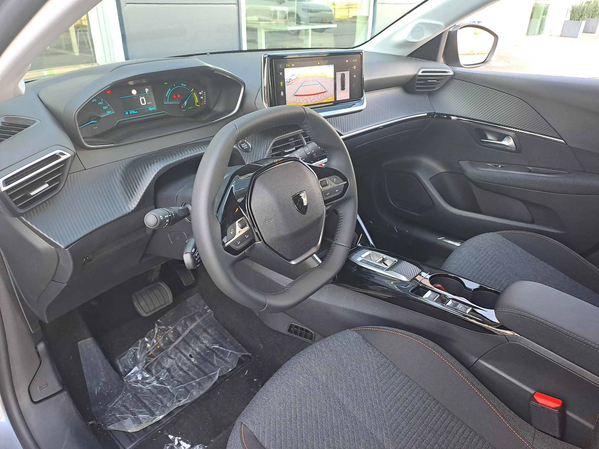 Peugeot-e-208-image-8