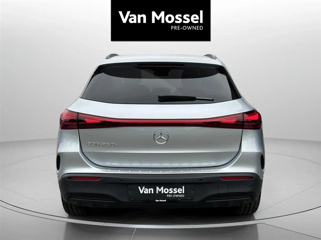 Mercedes-Benz-EQA-image-5