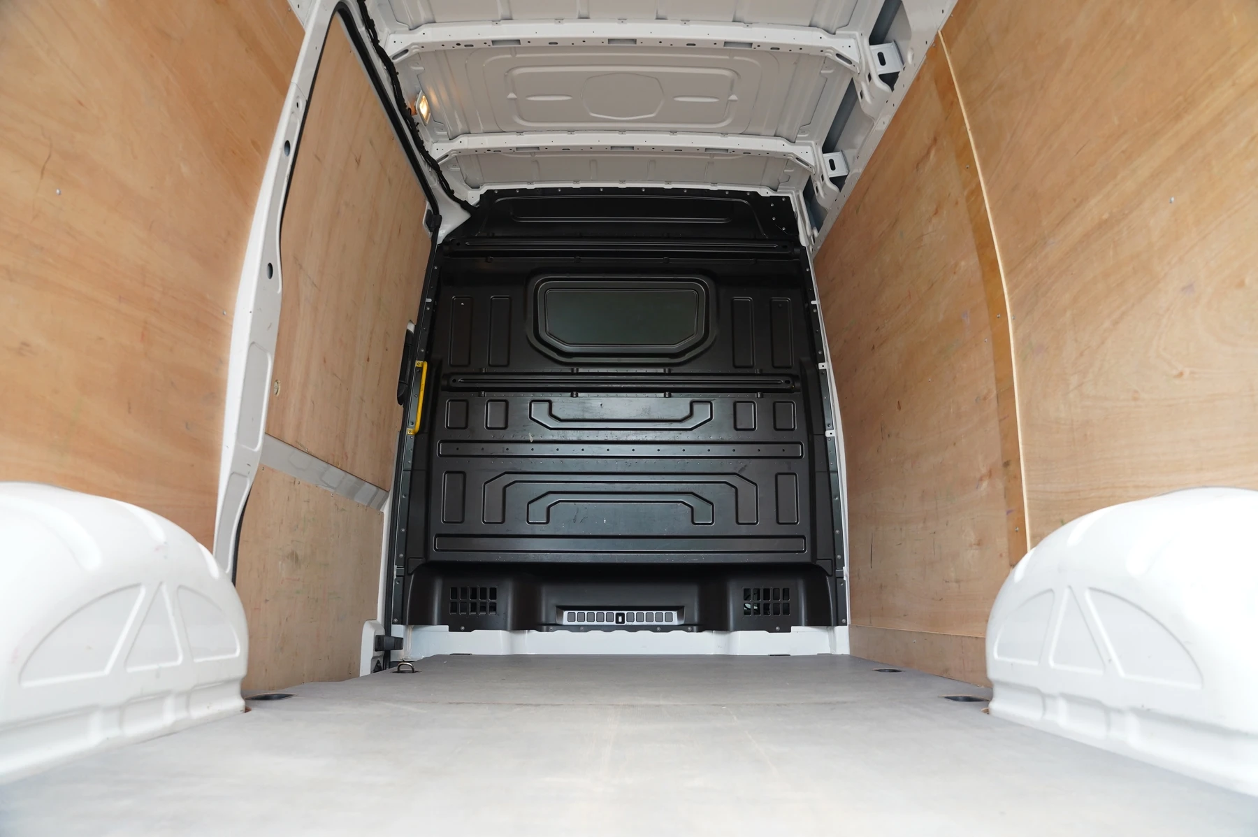 Volkswagen-Crafter-image-10