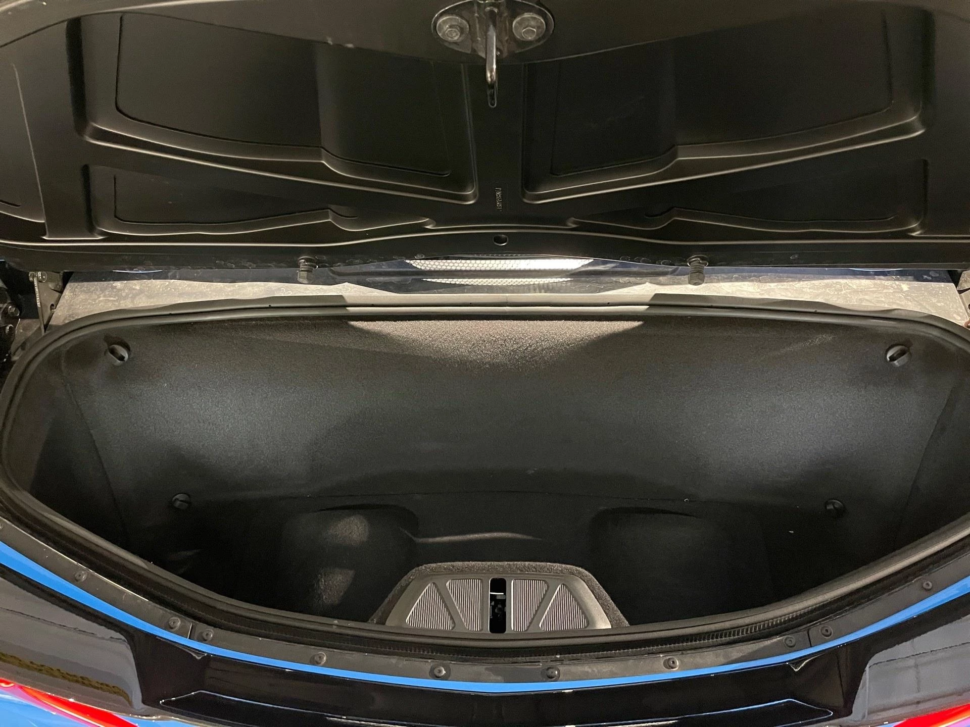 Chevrolet-Corvette-image-13