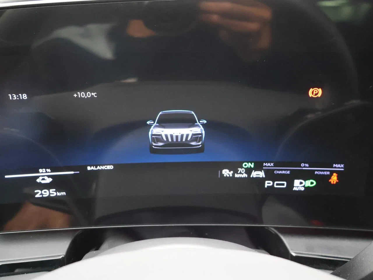 Audi-SQ6 e-tron-image-15