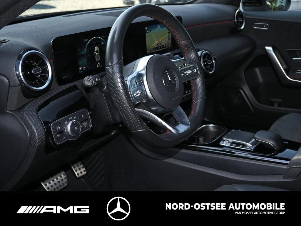 Mercedes-Benz A-Klasse 180 AMG PANO TEMPO MBUX AMG Line