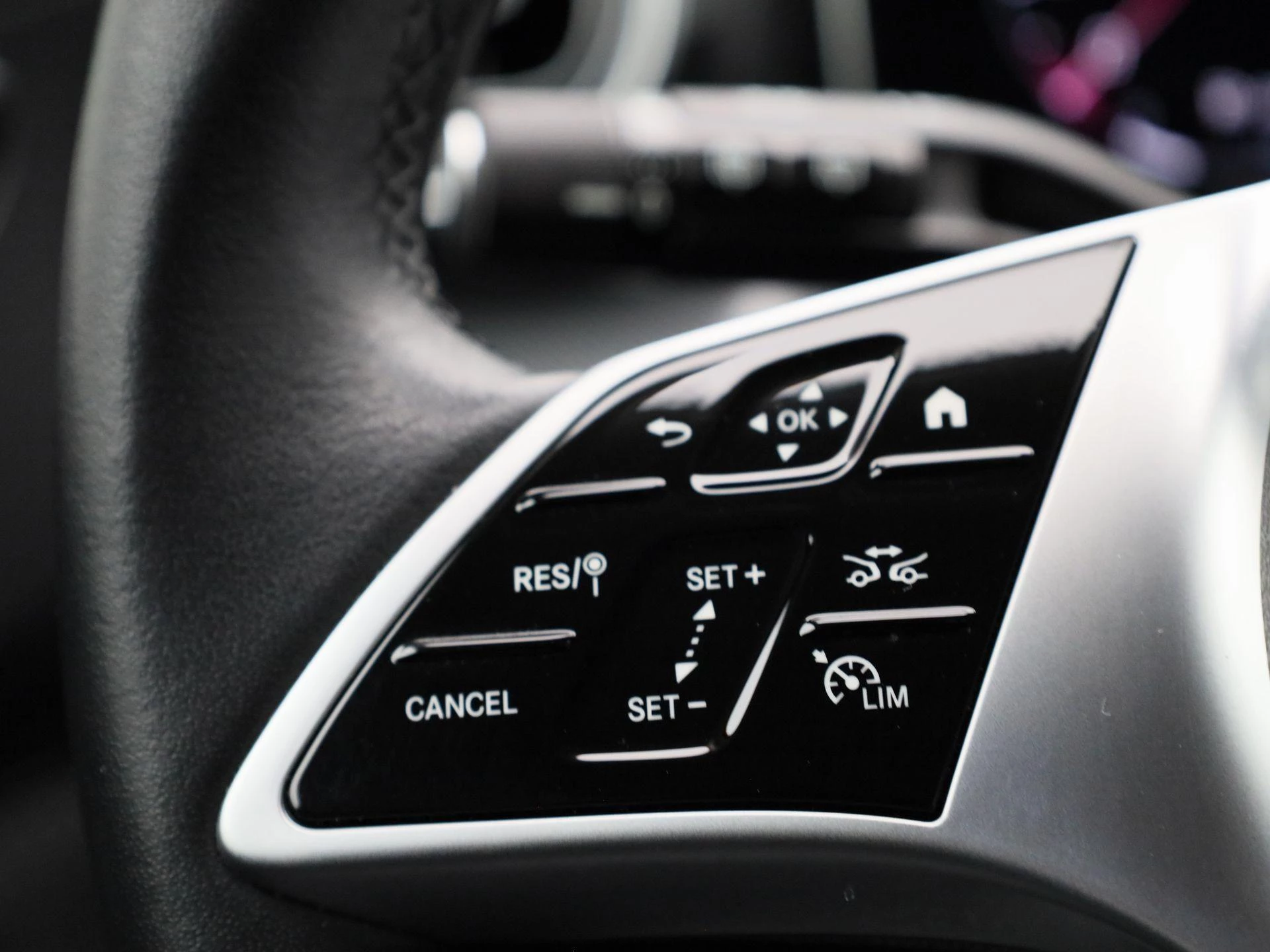 Mercedes-Benz-C-Klasse-image-16