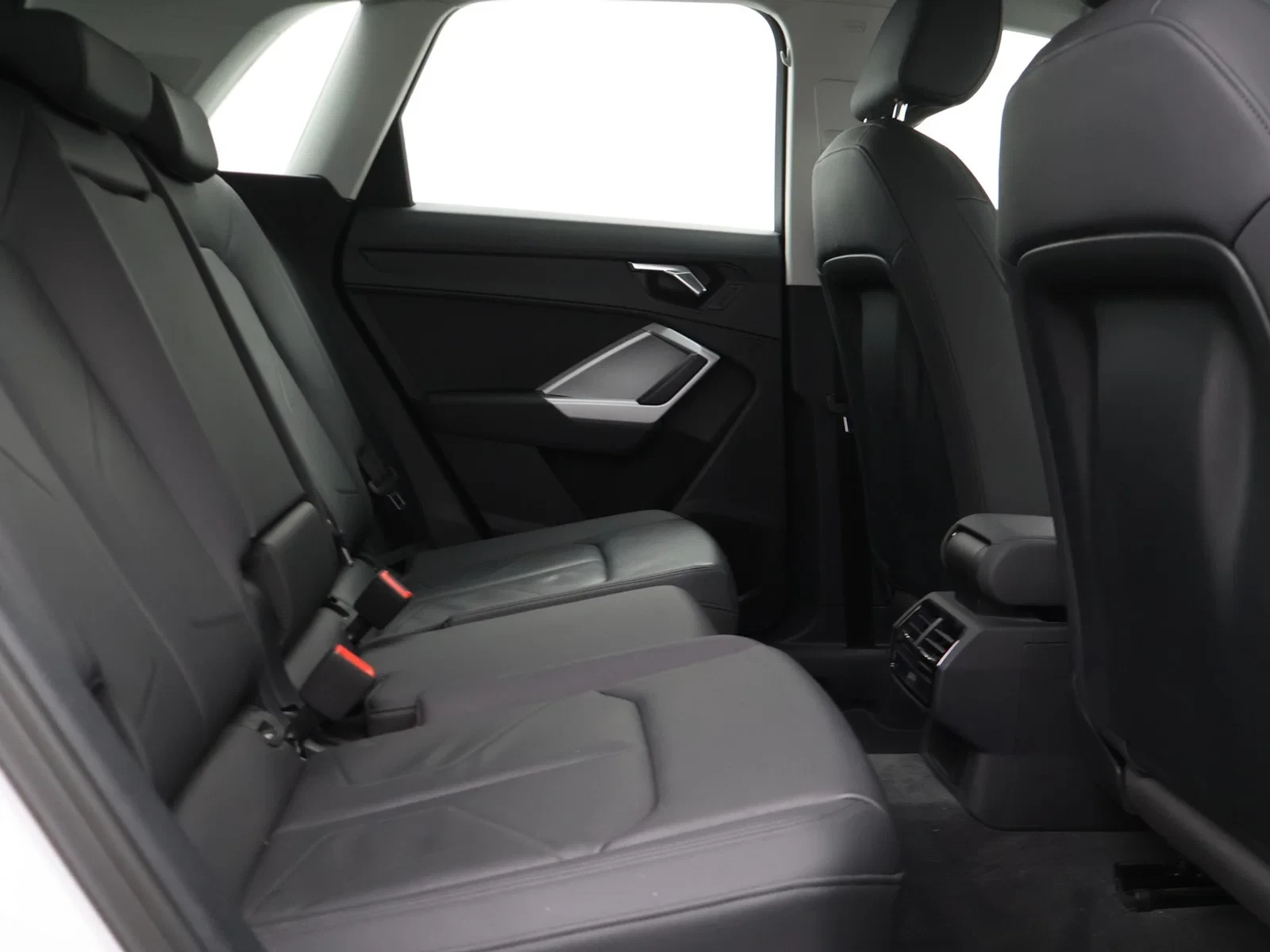 Audi Q3 Audi Q3 Business Edition 35TDI 150PK *AUTOMAAT*VIRTUAL COCKPIT*LEDER*CRUISE*PDC*APP-CONNECT*...*