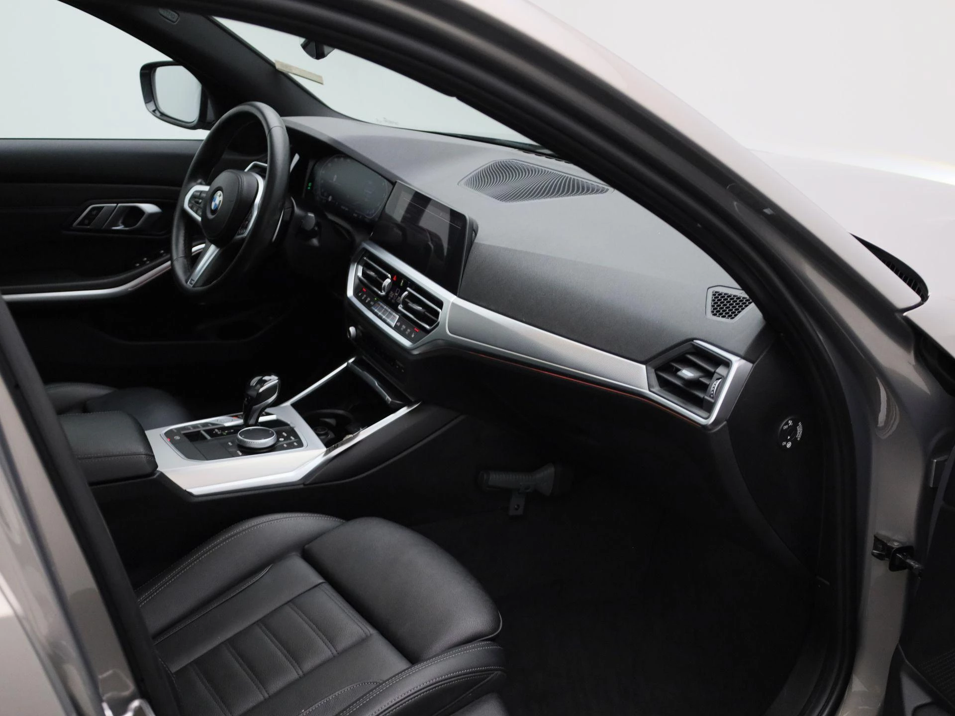 BMW-3 Serie-image-27