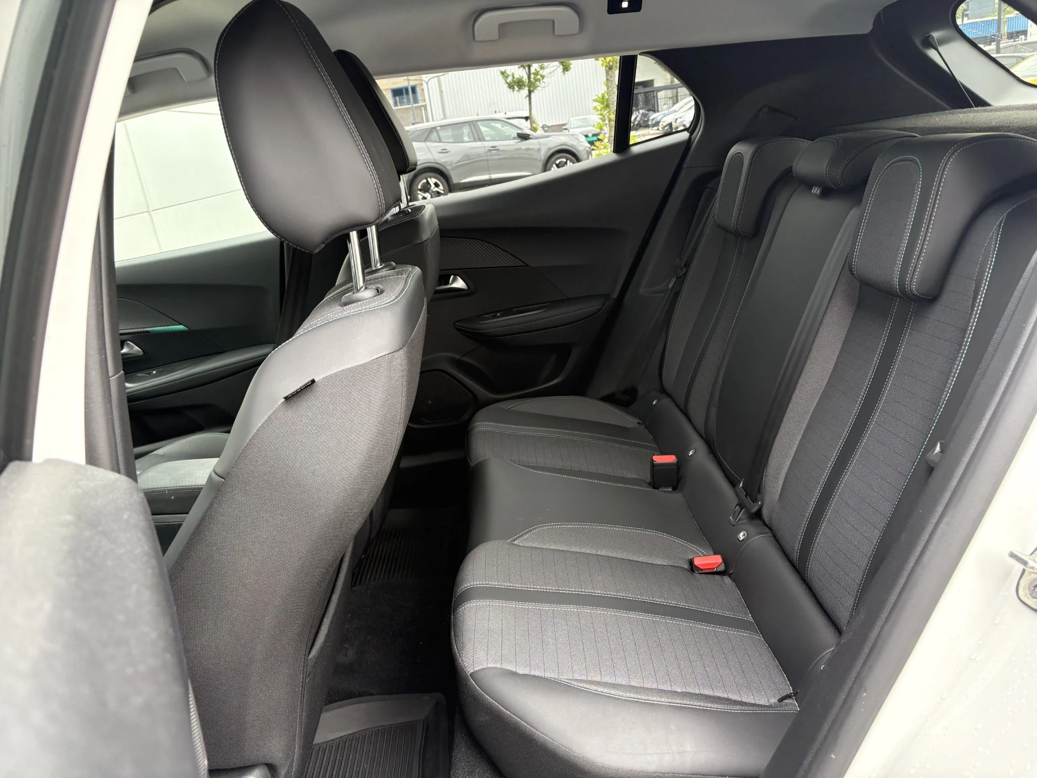 Peugeot e-2008 EV Allure Pack 50 kWh