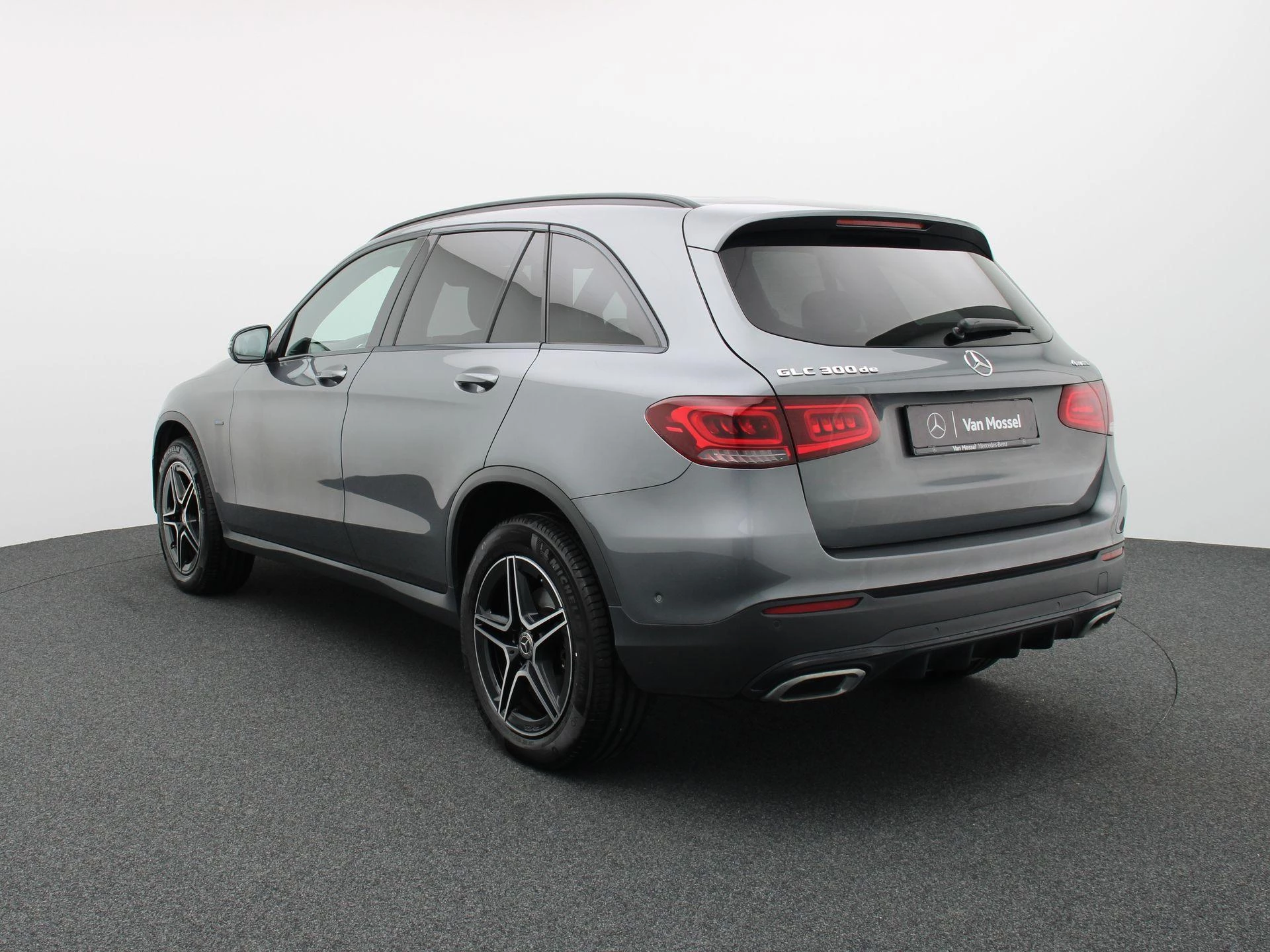 Mercedes-Benz-GLC-image-1