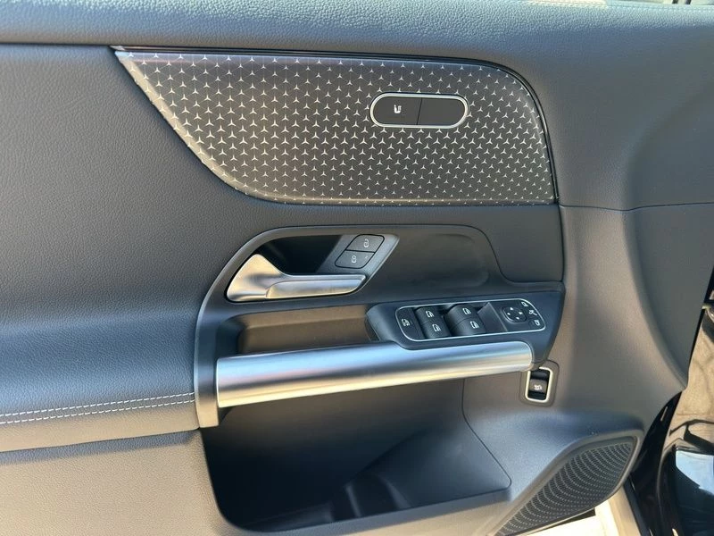 Mercedes-Benz GLA 200 d PROGRESSIVE AHK DISTRONIC MBUX KLIMA ProgressiveC118 GLA 200 d PROGRESSIVE AHK DISTRONIC MBUX KLIMA Progressive