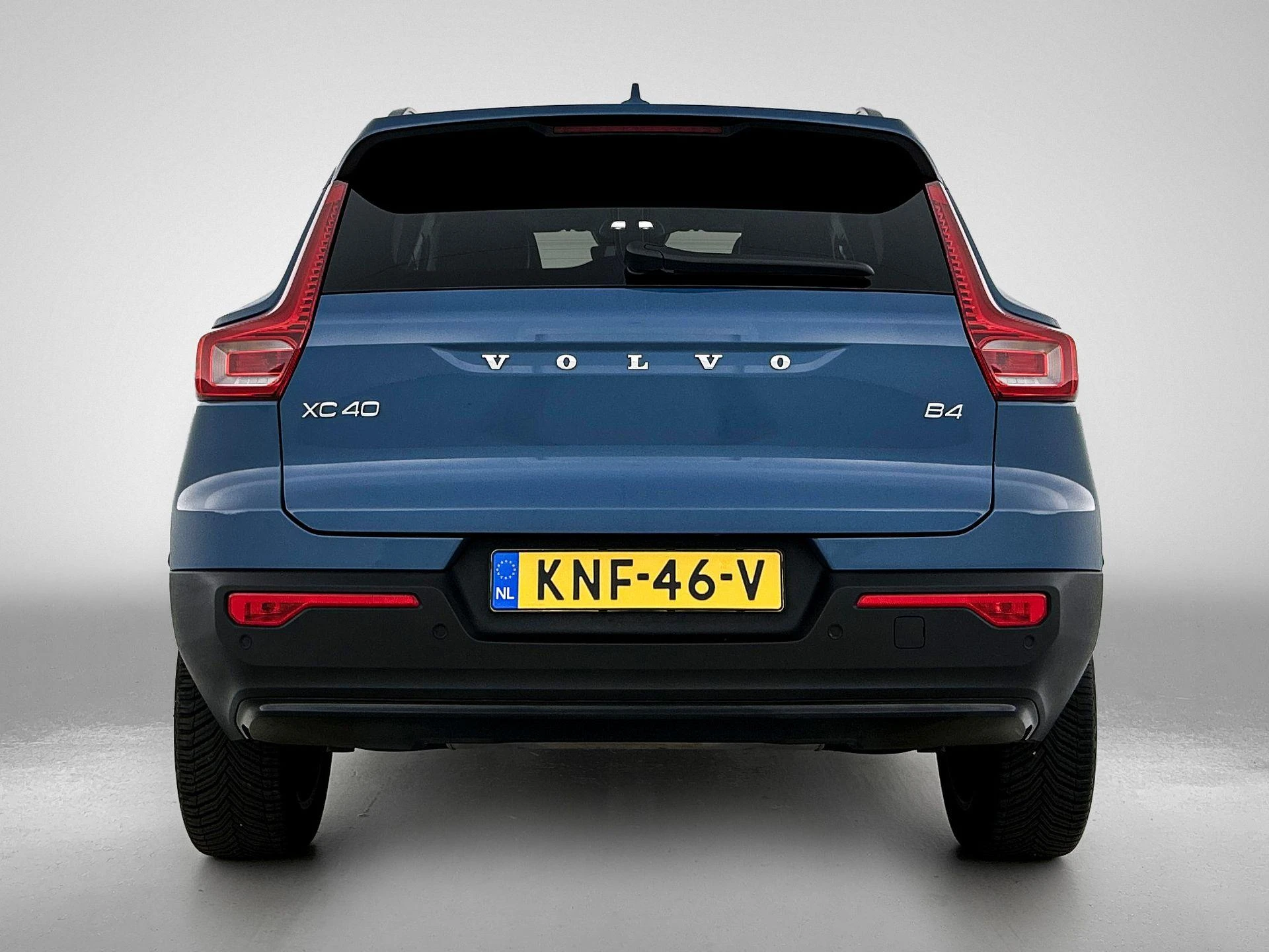 Volvo XC40 2.0 B4 Plus Dark