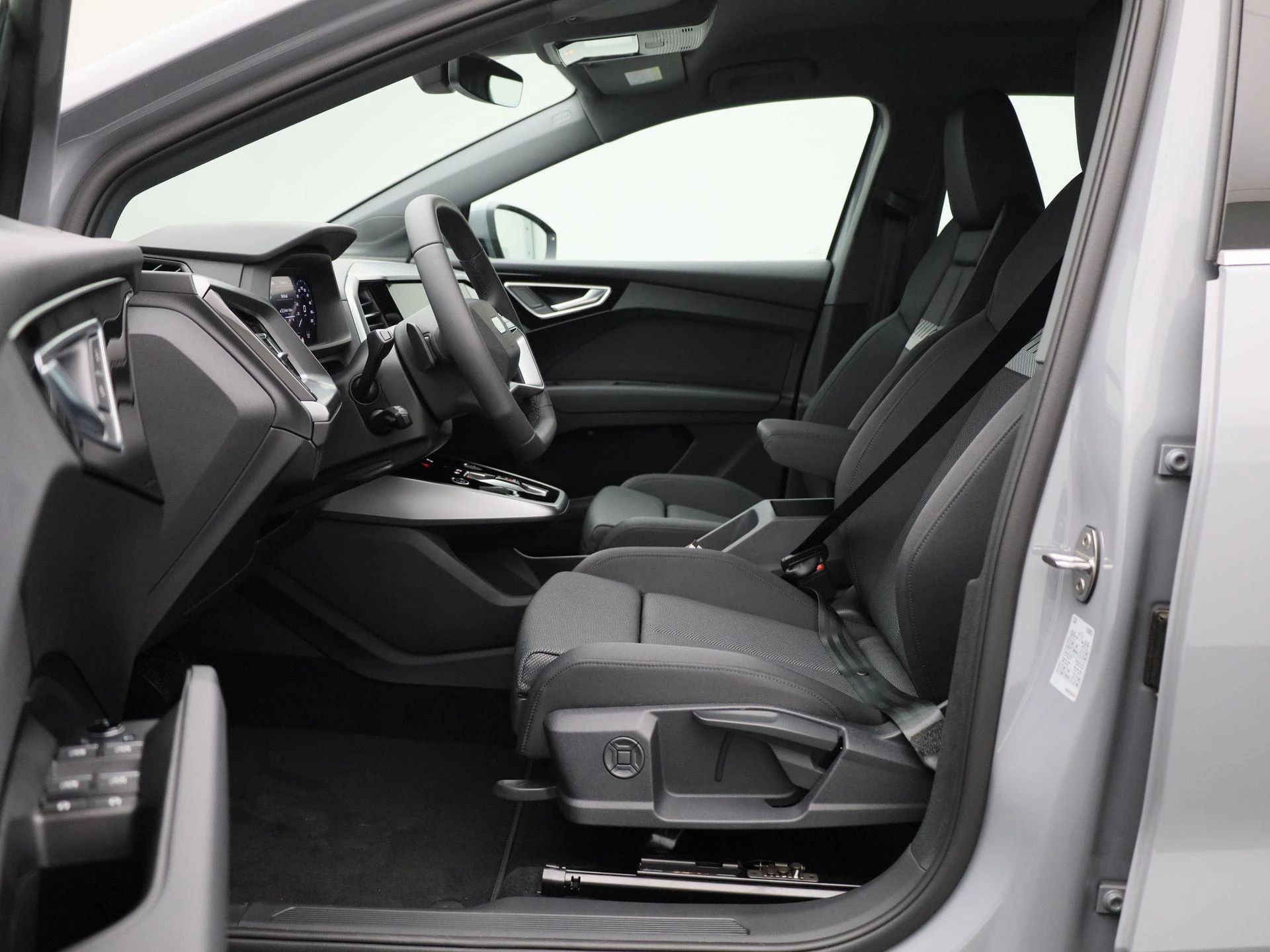 Audi-Q4 e-tron-image-10