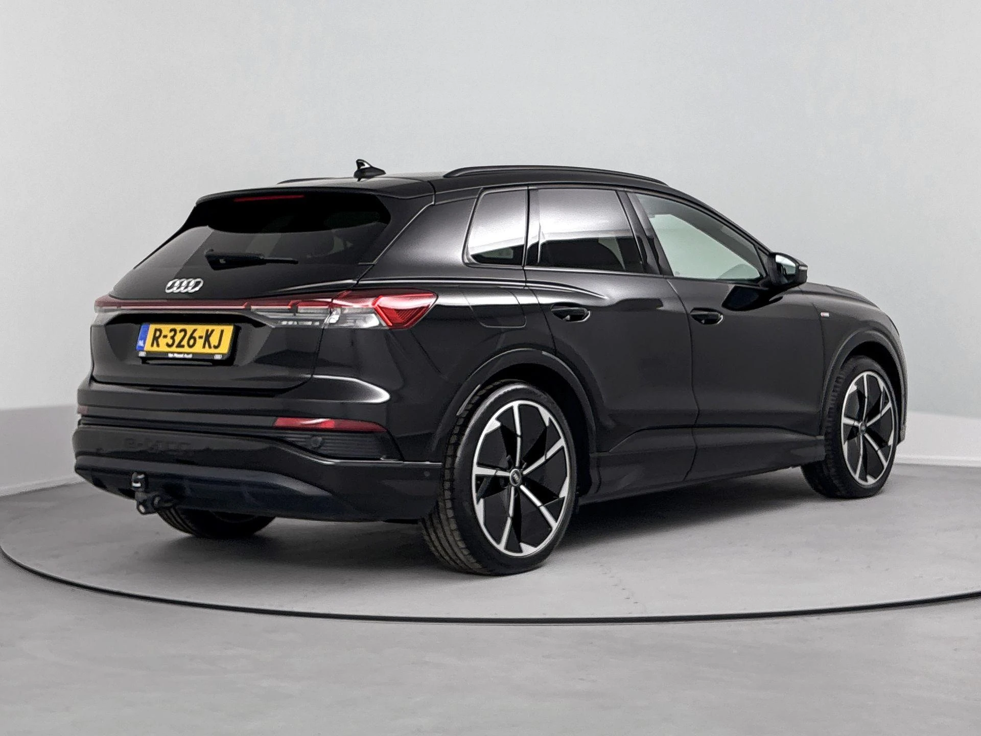 Audi-Q4 e-tron-image-3