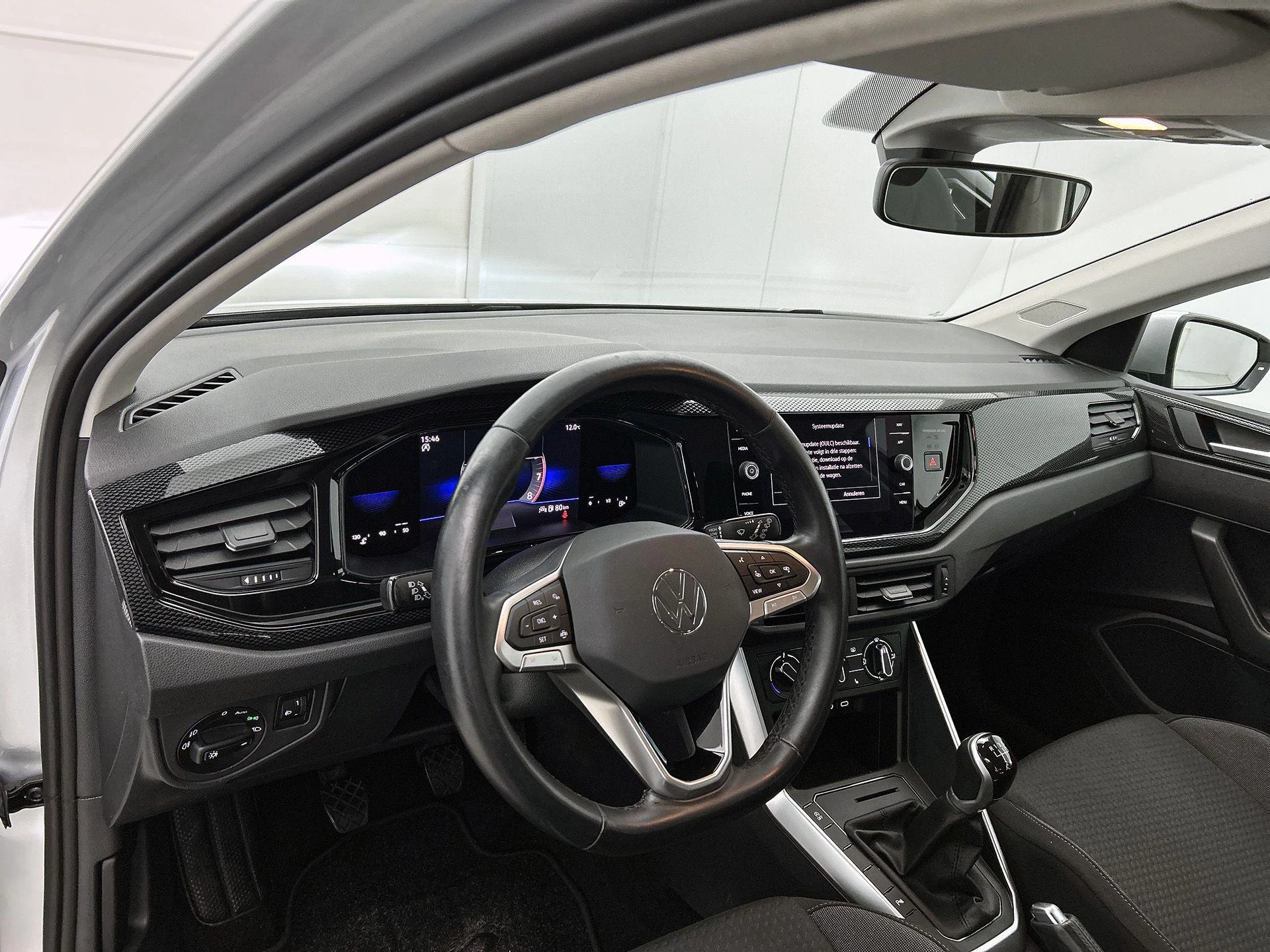 Volkswagen-Polo-image-17