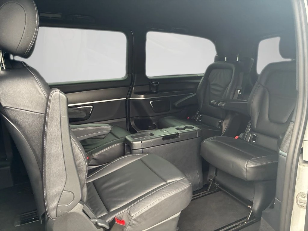 Mercedes-Benz-V-Klasse 300 d-image-9