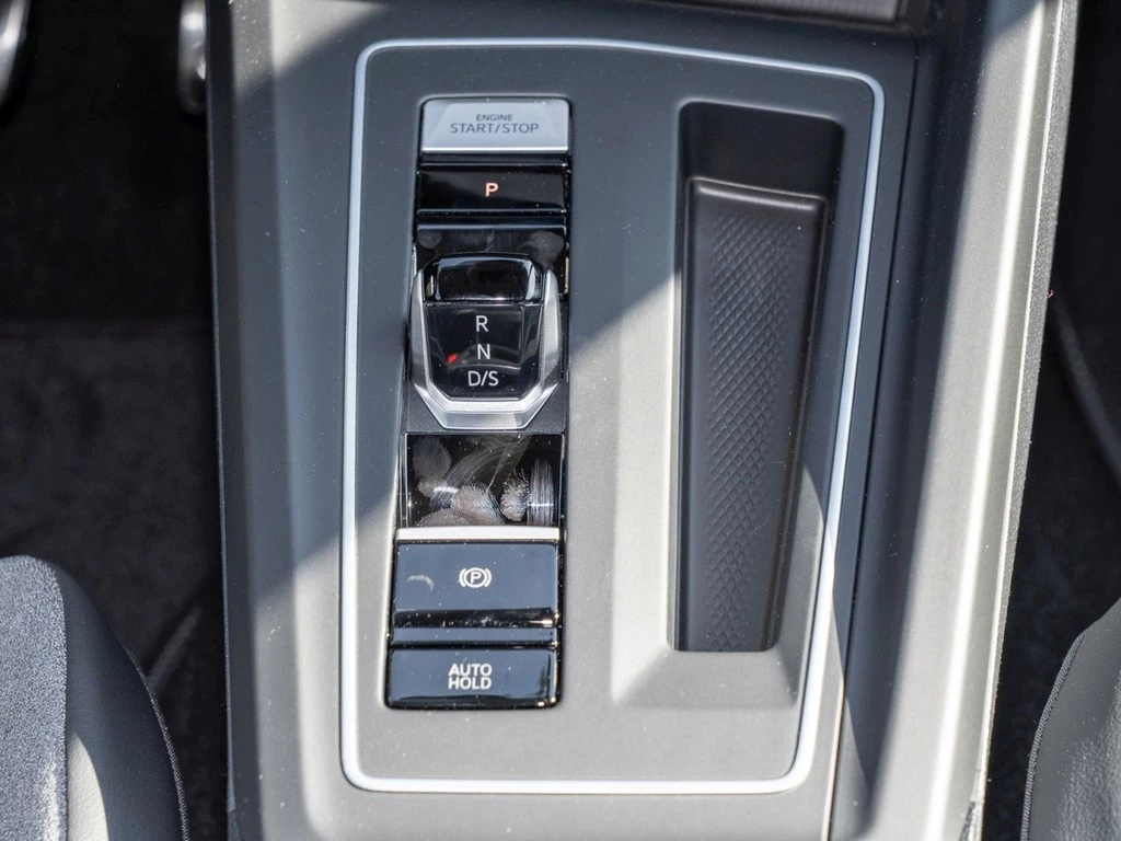 Volkswagen-Golf-image-12